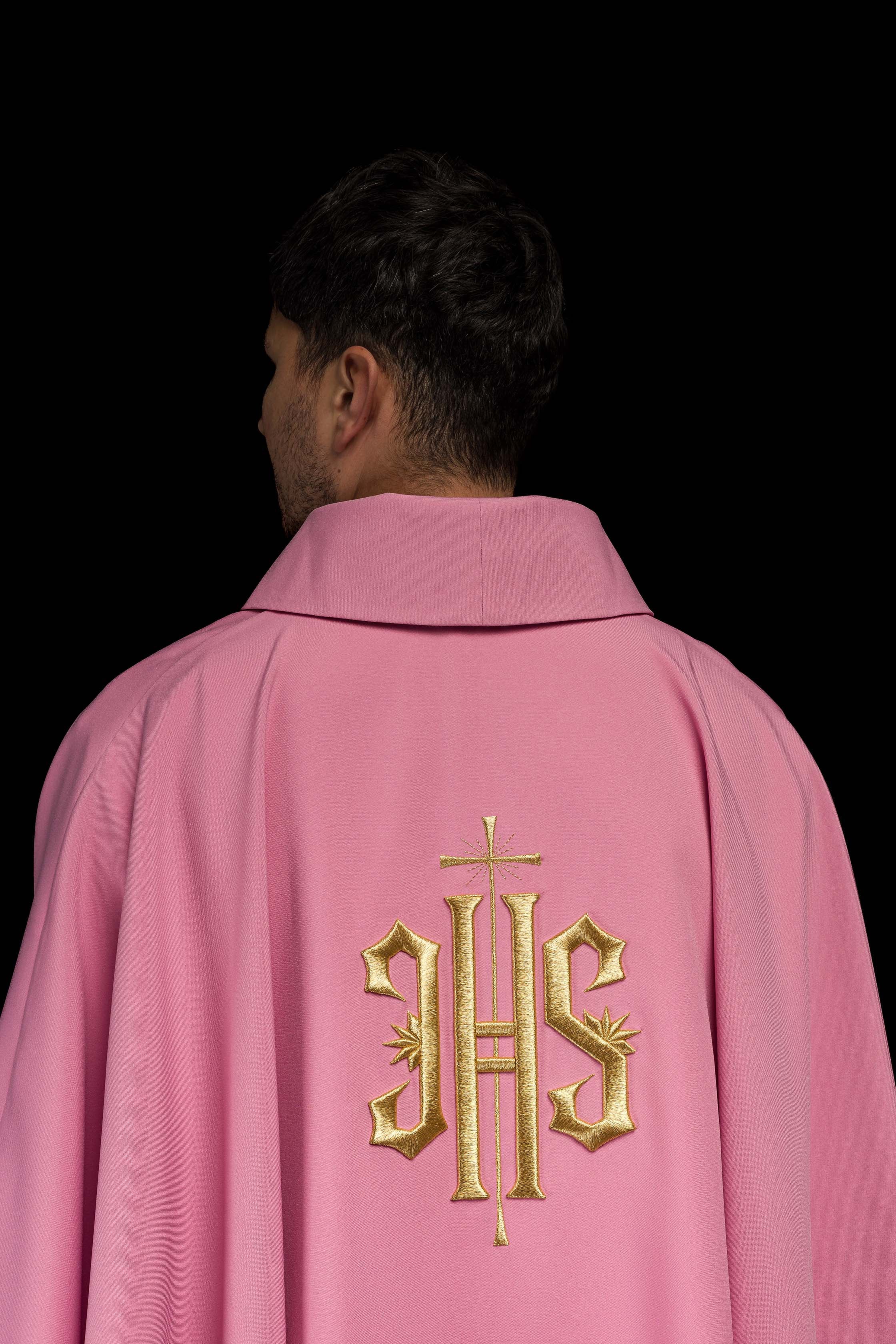 Classic pink chasuble with 3D IHS motif