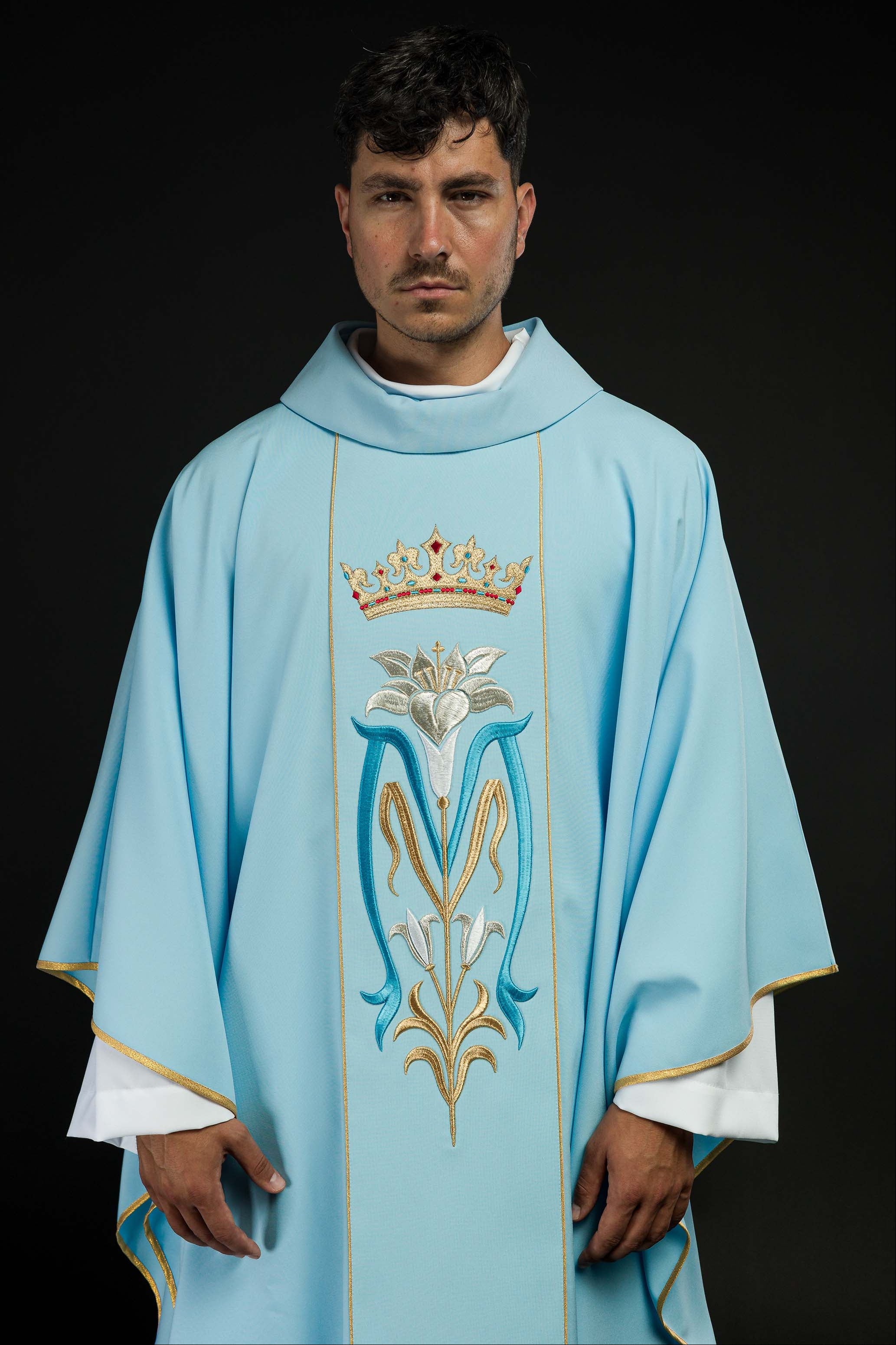 Blue liturgical Marian chasuble embroidered with a crown - CHASUBLES.COM