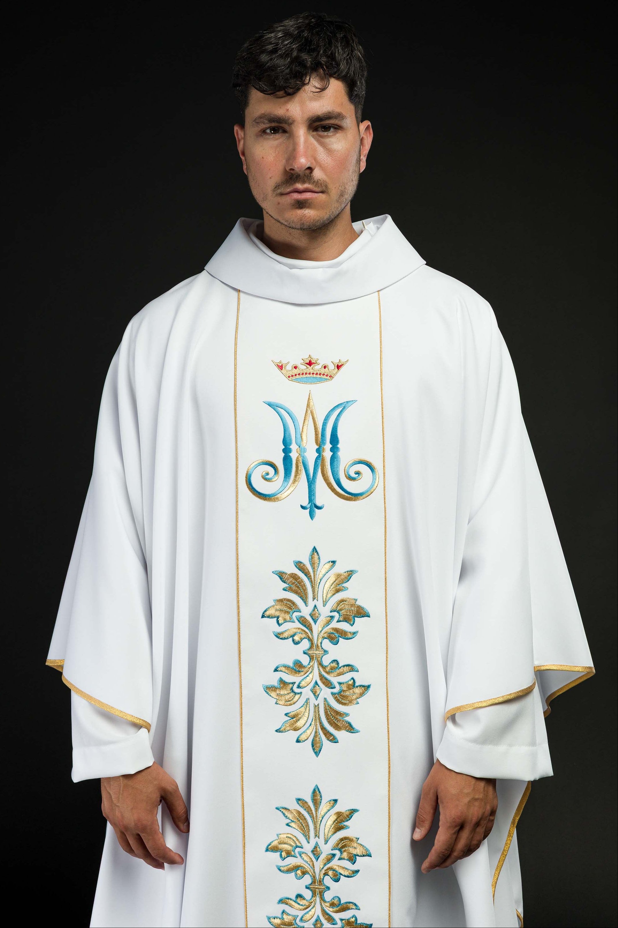 Chasuble embroidered with Mary motif in White - CHASUBLES.COM