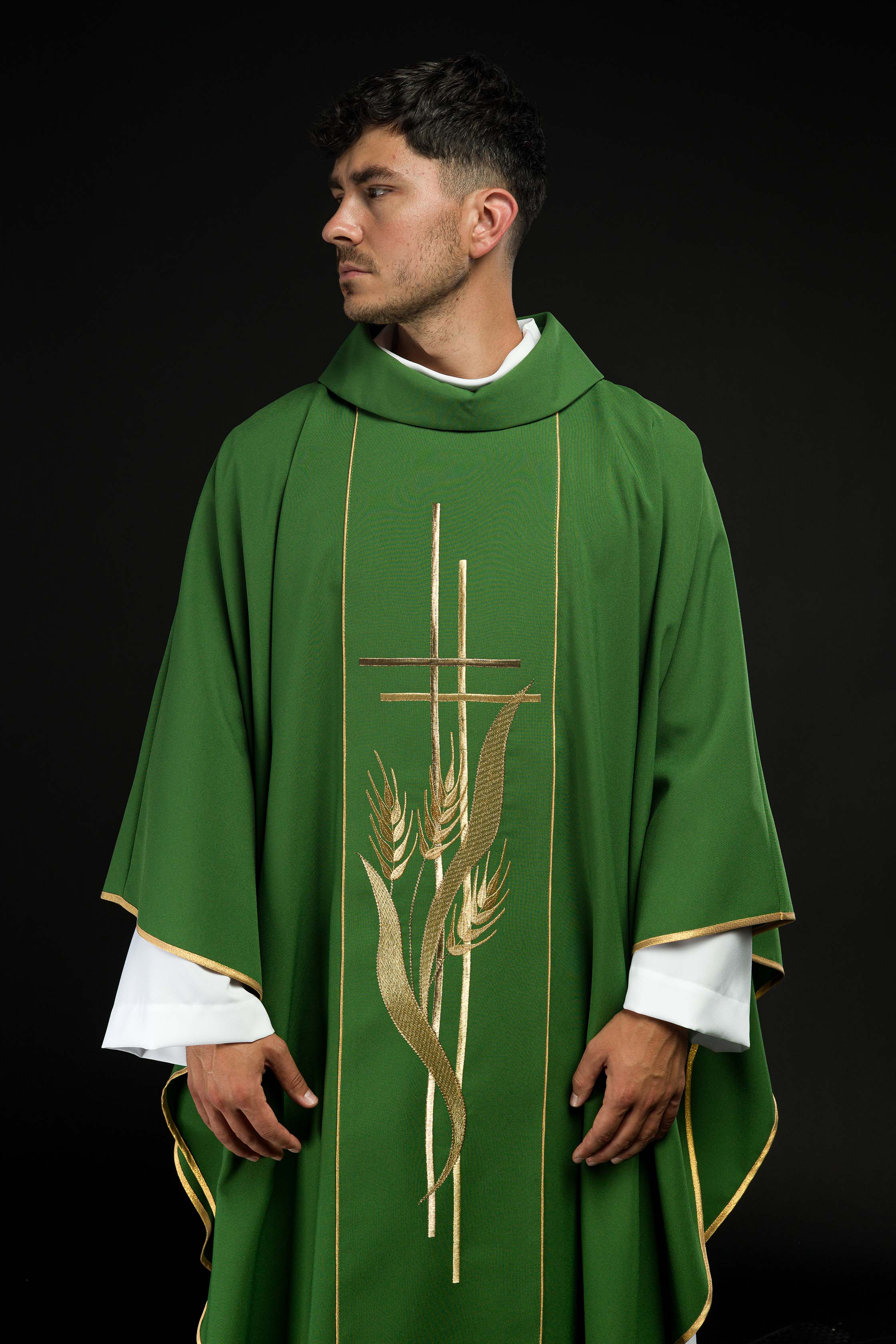 Green chasuble embroidered with motifs of cross and wheat - CHASUBLES.COM