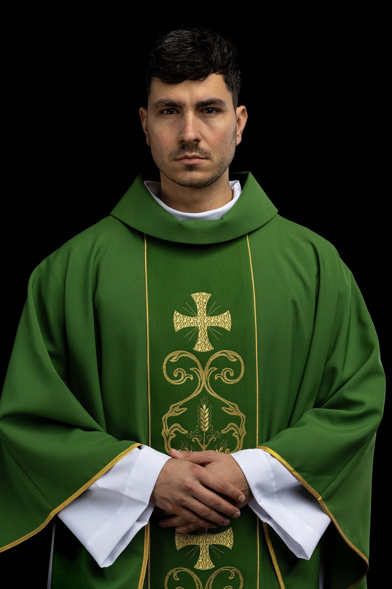 Zielony ornat liturgiczny zdobiony haftowanym pasem - ORNATY.PL