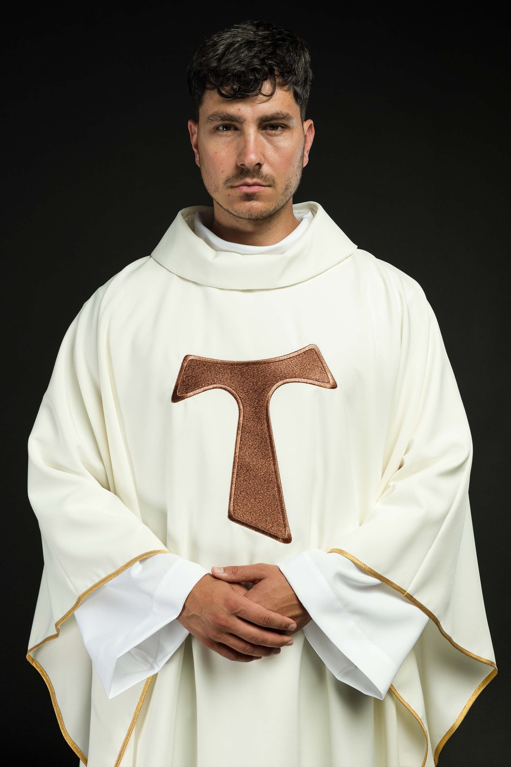 Liturgical chasuble with a Franciscan cross in ecru - CHASUBLES.COM