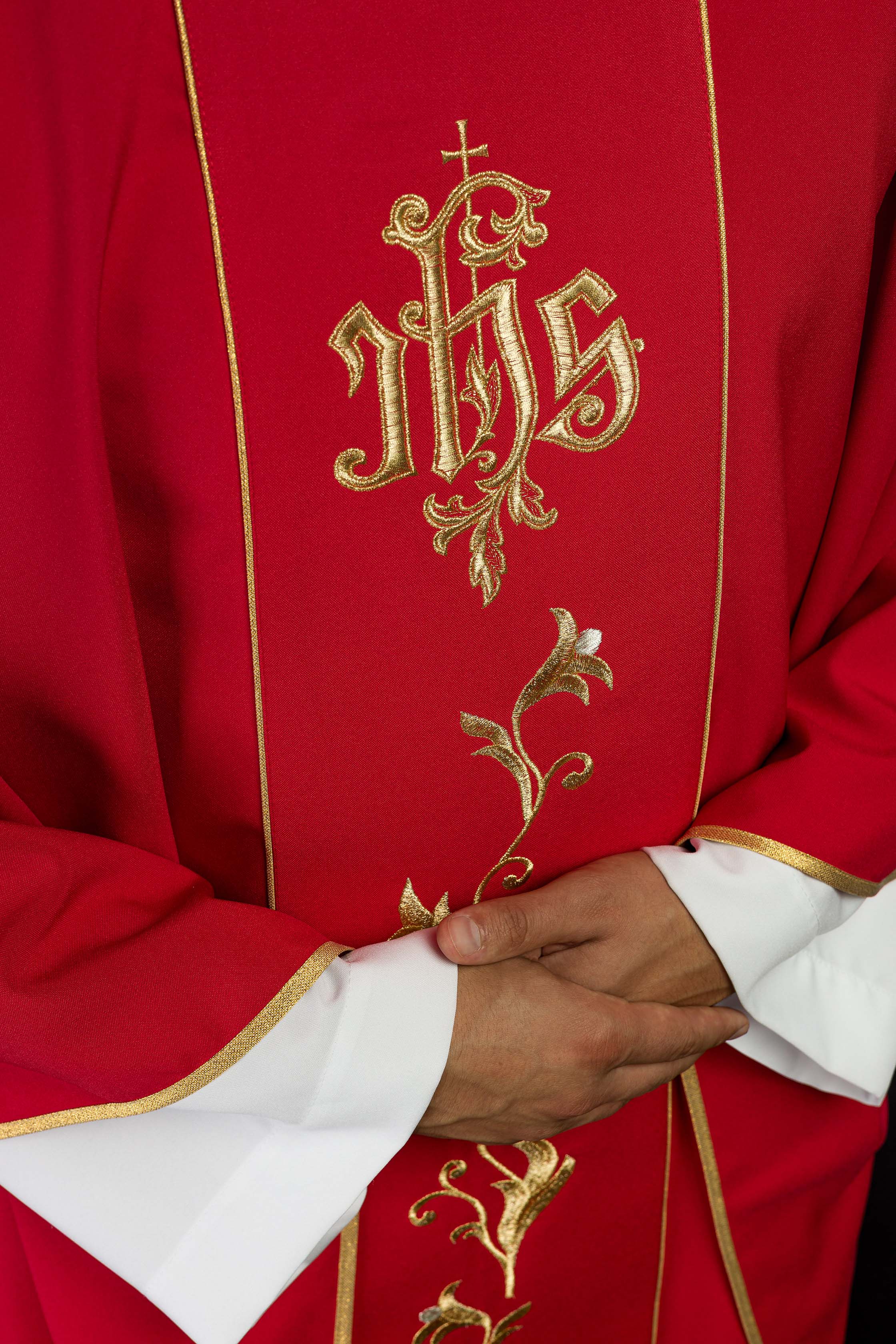 Chasuble in invory with JHS and floral motif - CHASUBLES.COM