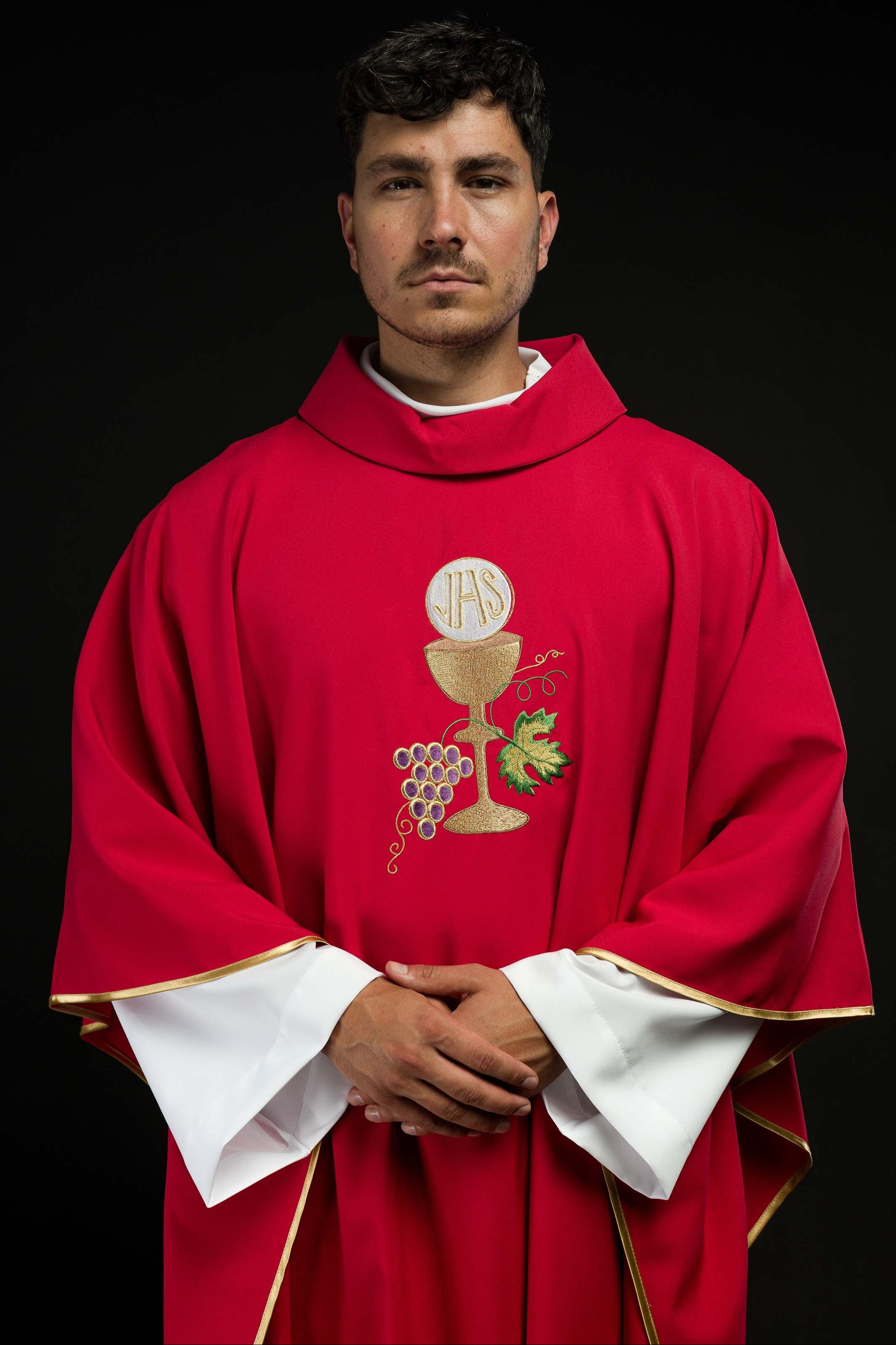Chasuble Chalice Cross and Grapes in red - CHASUBLES.COM
