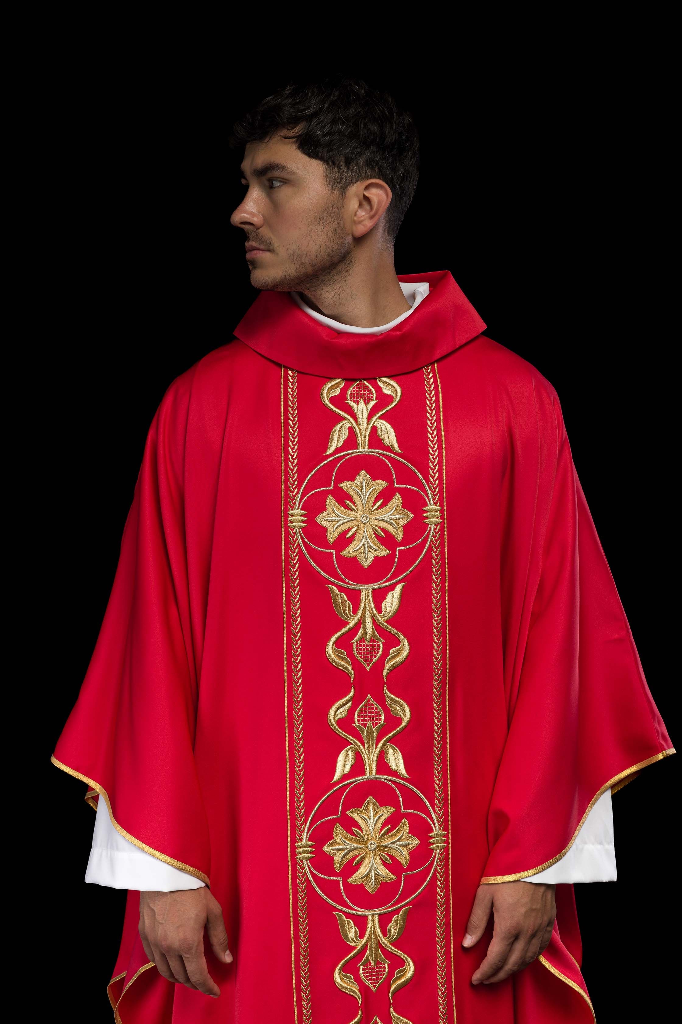 Embroidered red chasuble with decorative band - CHASUBLES.COM