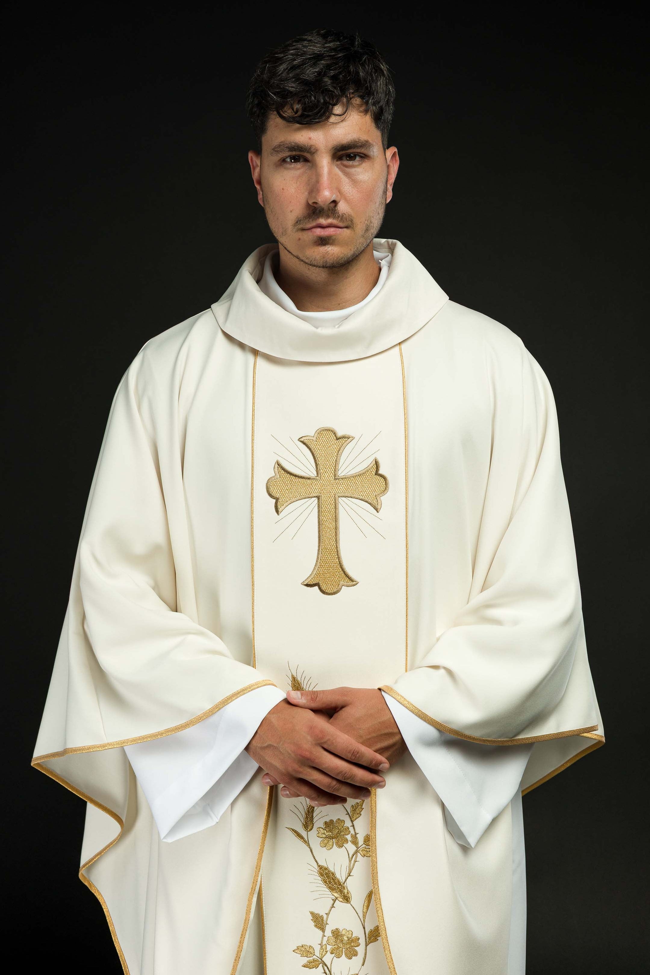 Ivory chasuble with cross and wheat embroidery - CHASUBLES.COM