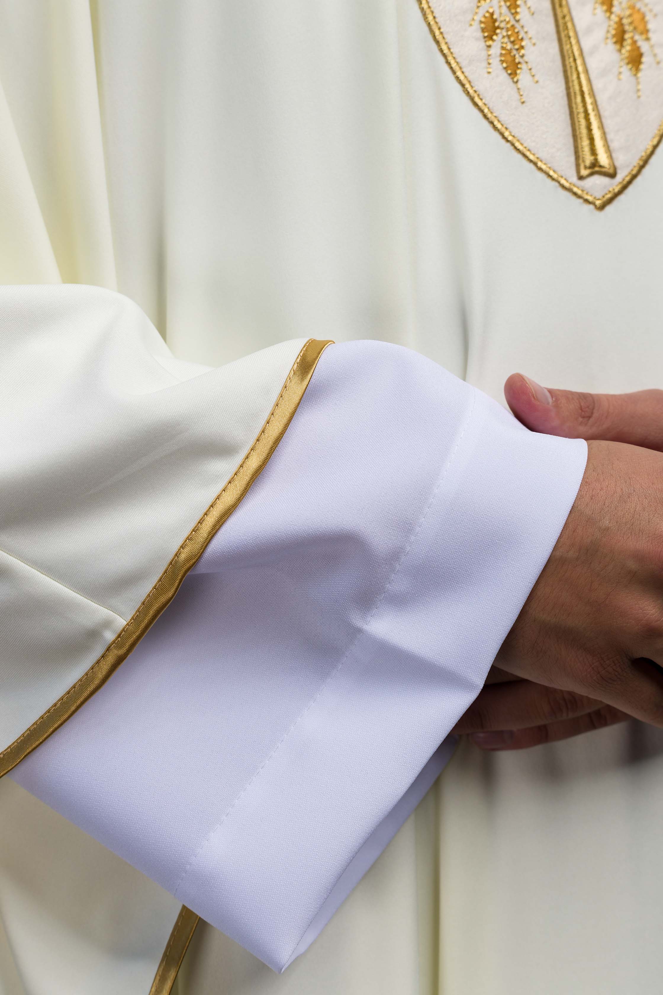 Chasuble made of breathing SACROLITE texture