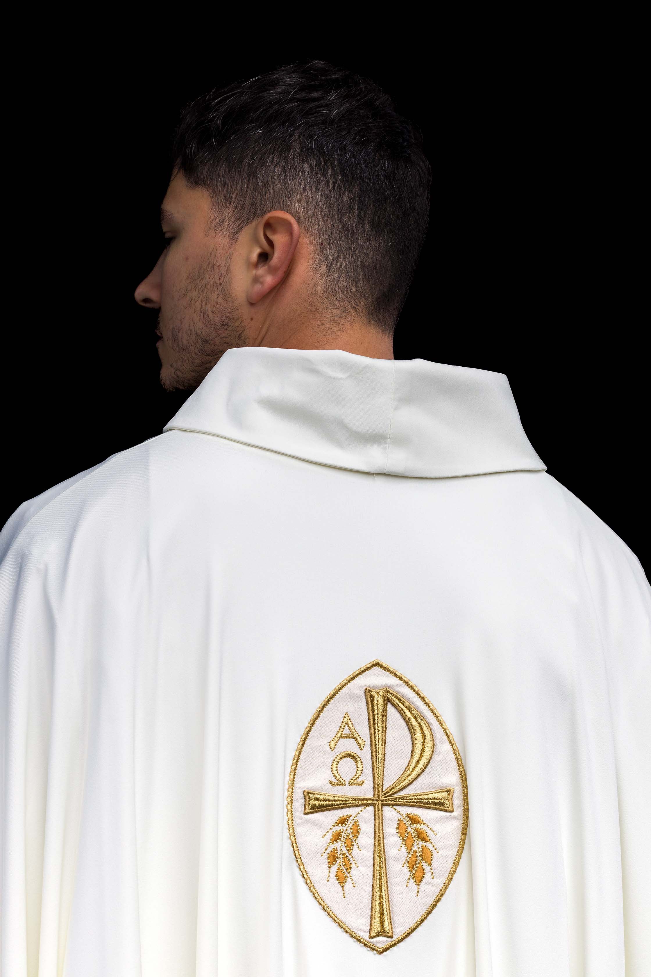 Chasuble made of breathing SACROLITE texture
