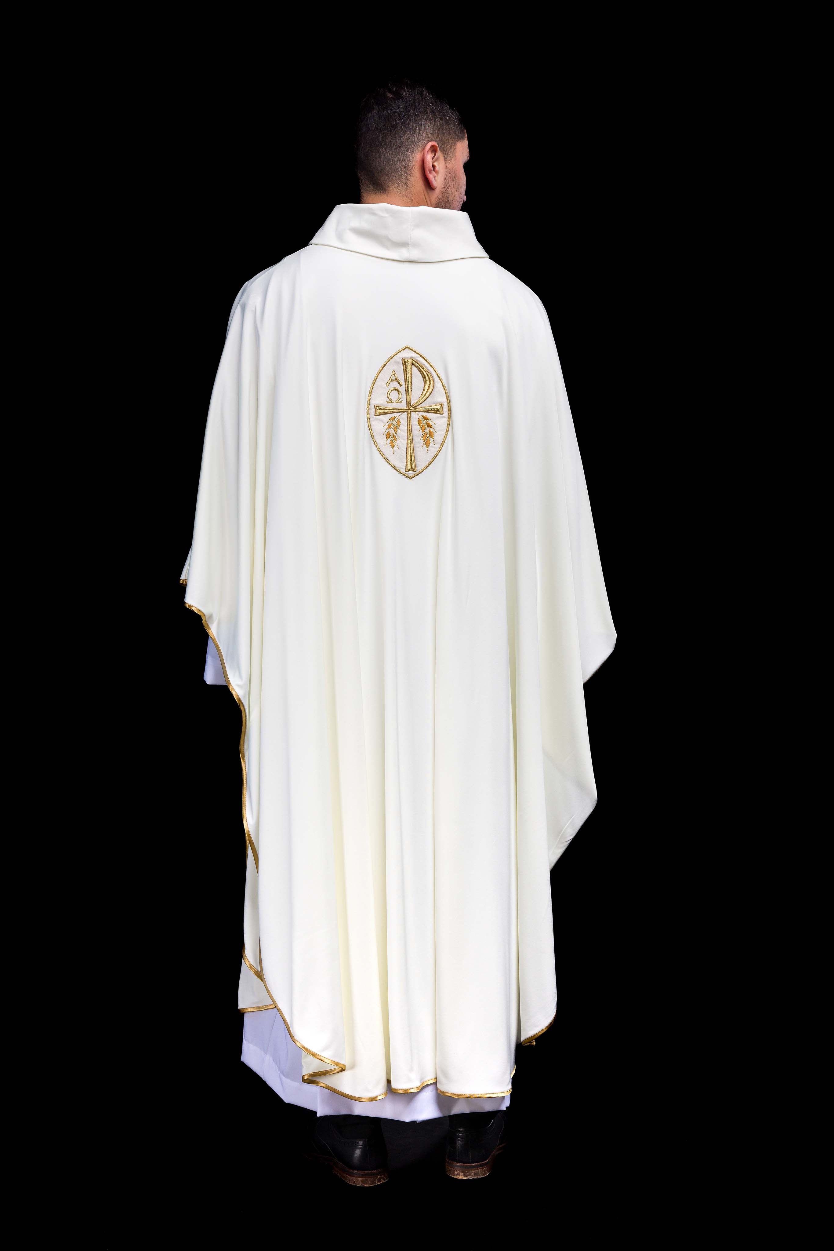 Chasuble made of breathing SACROLITE texture