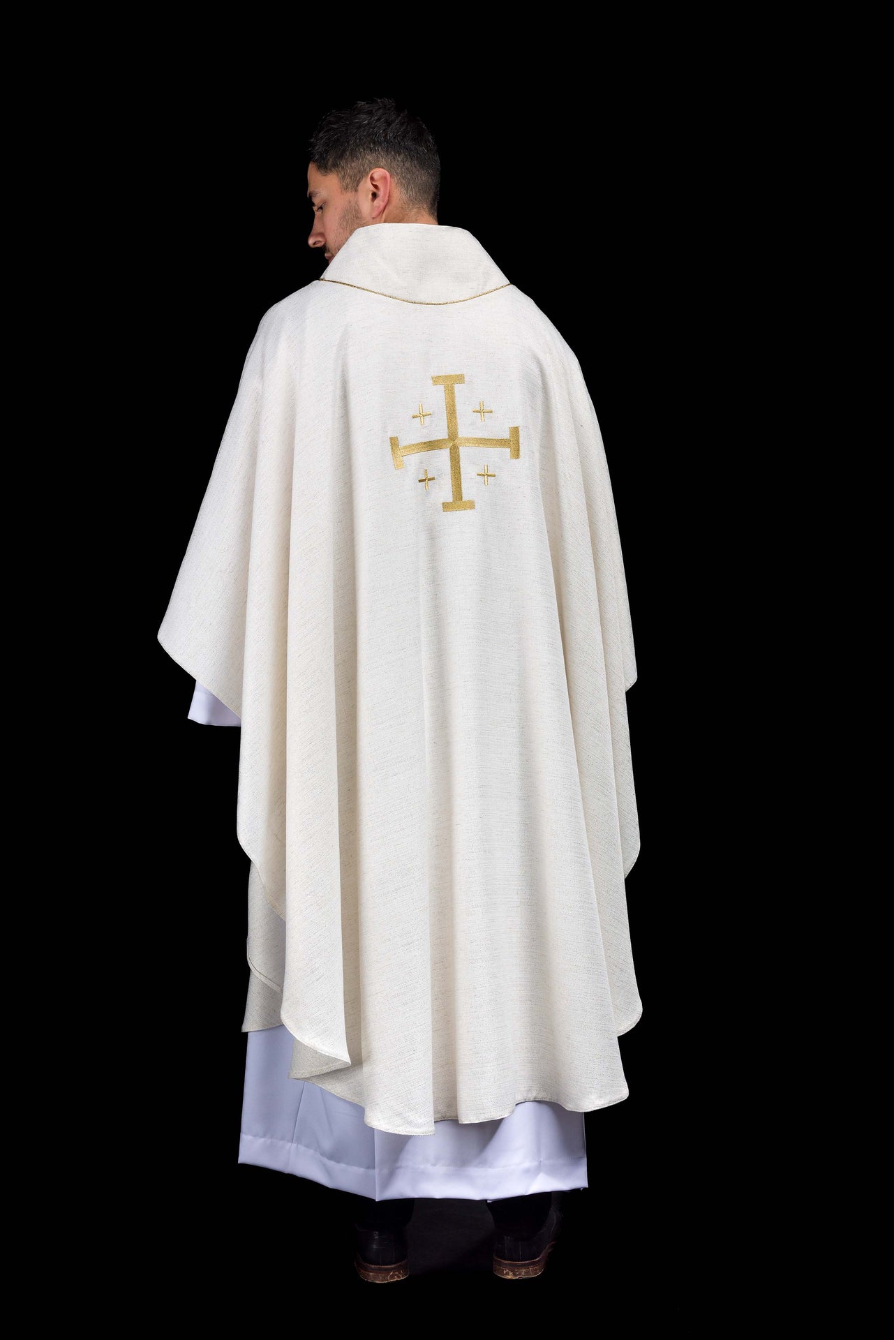 Embroidered chasuble with Jerusalem Cross ecru