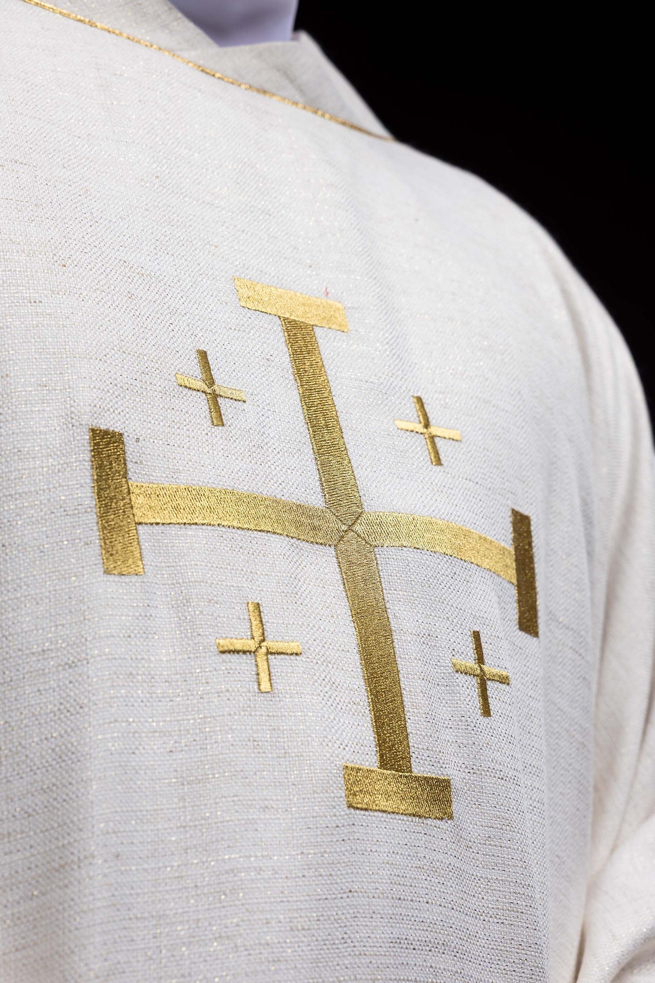 Embroidered chasuble with Jerusalem Cross ecru