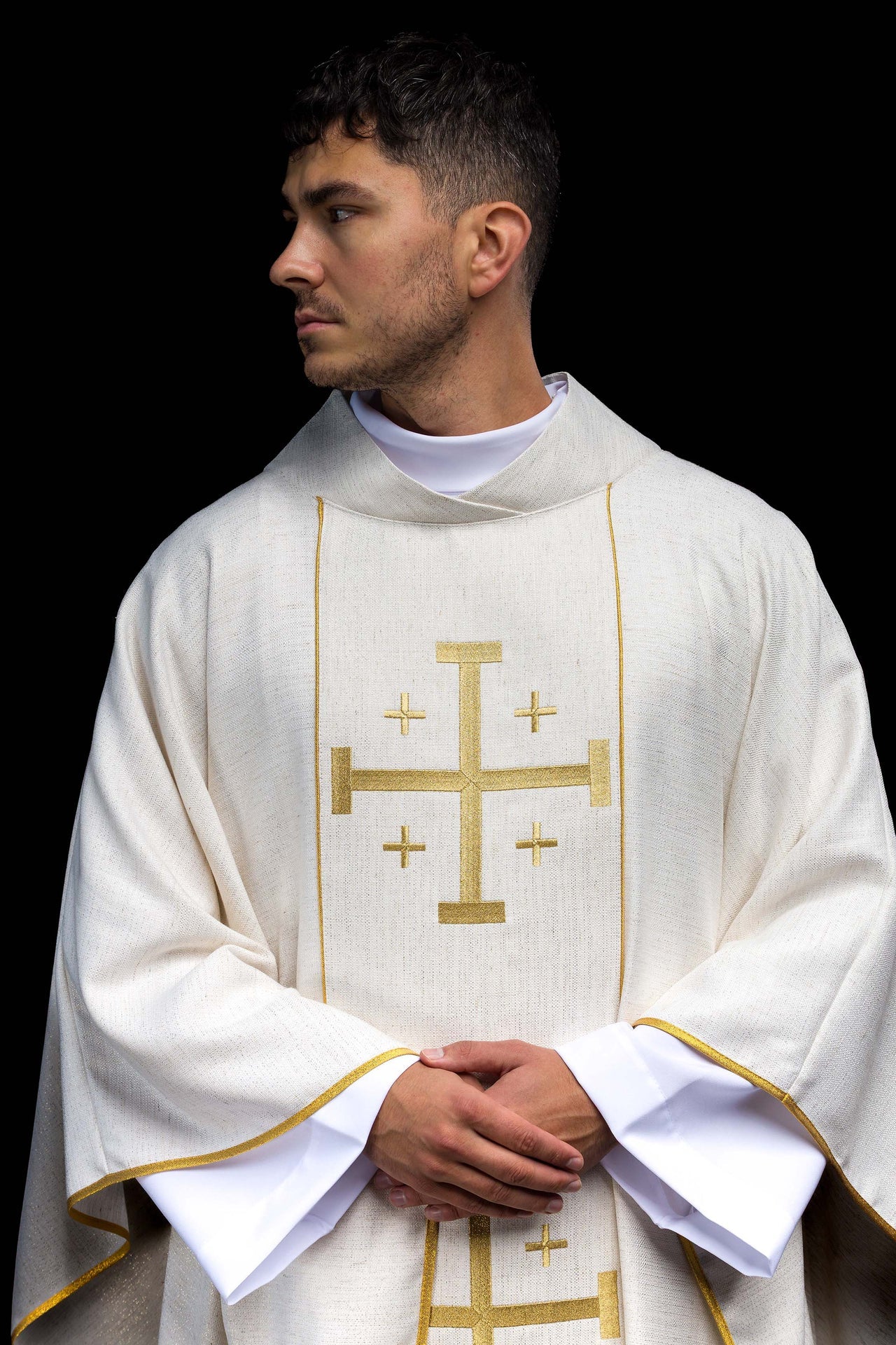 Ornat haftowany z Krzyżem Jerozolimskim ecru - CHASUBLES.COM