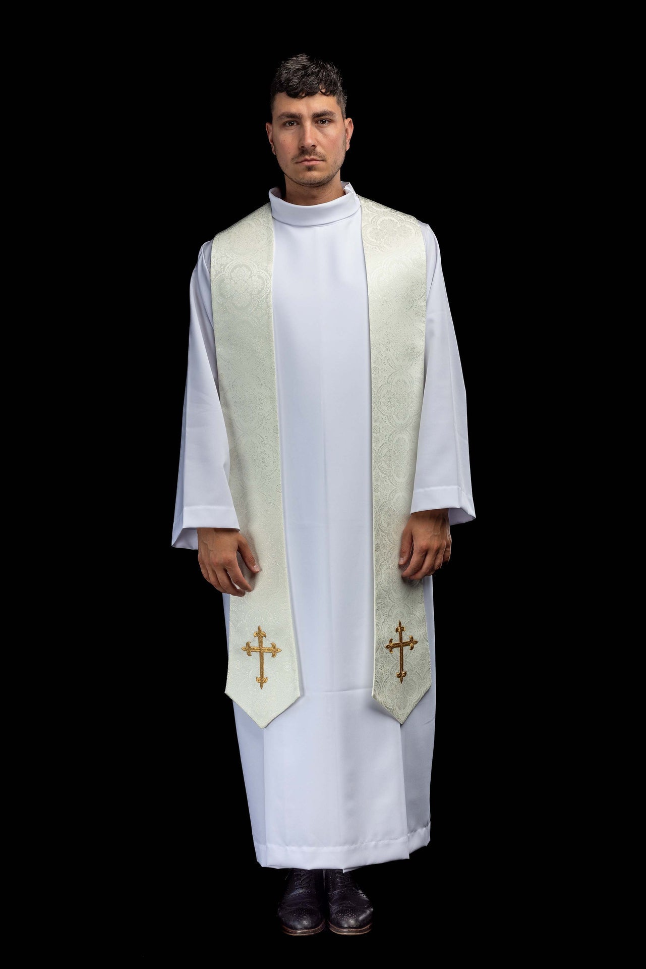 Embroidered ecru stole with a Cross motif made from jacquard fabric