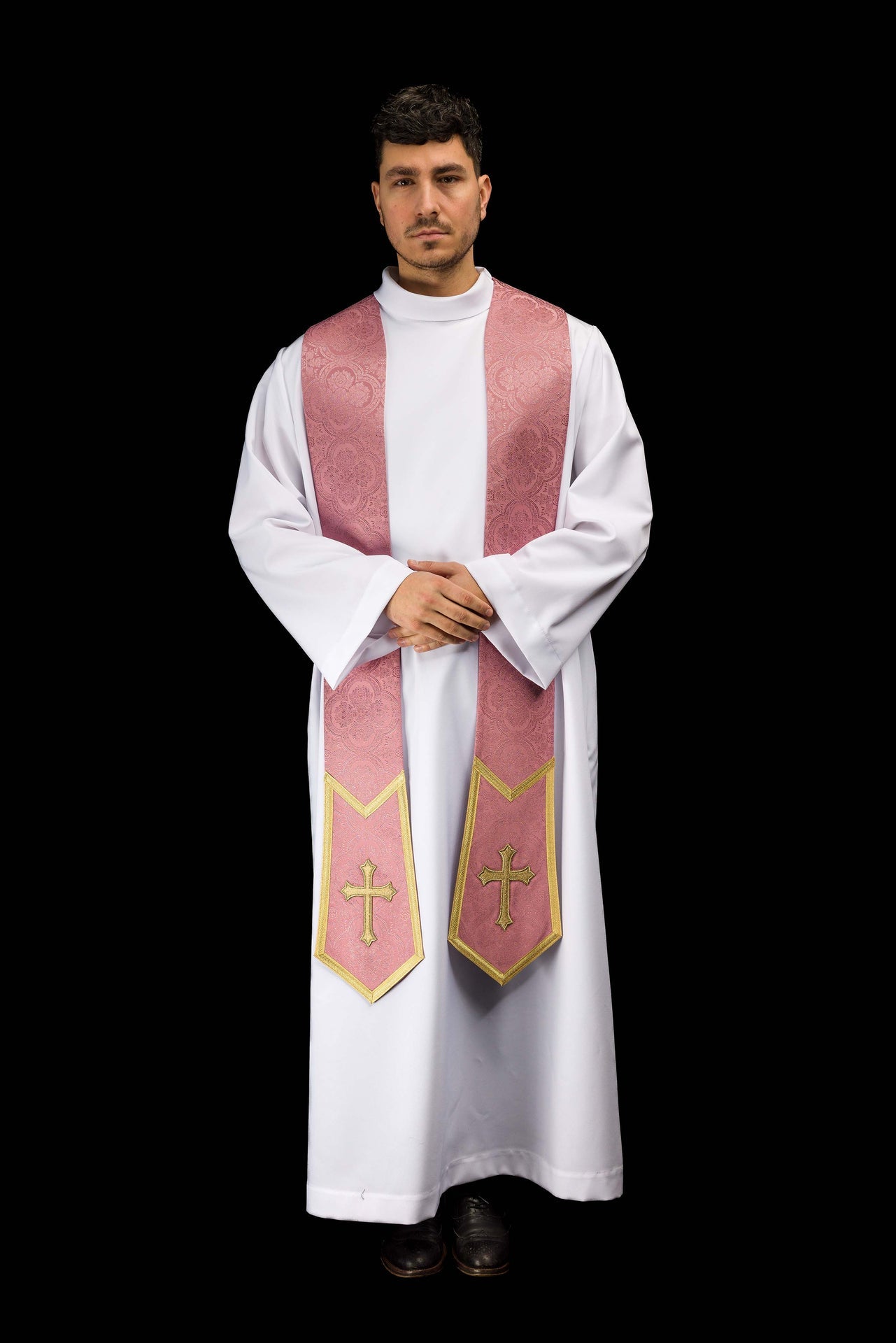 Stuła haftowana z motywem Krzyża różowa tkanina żakardowa - ORNATY.PL