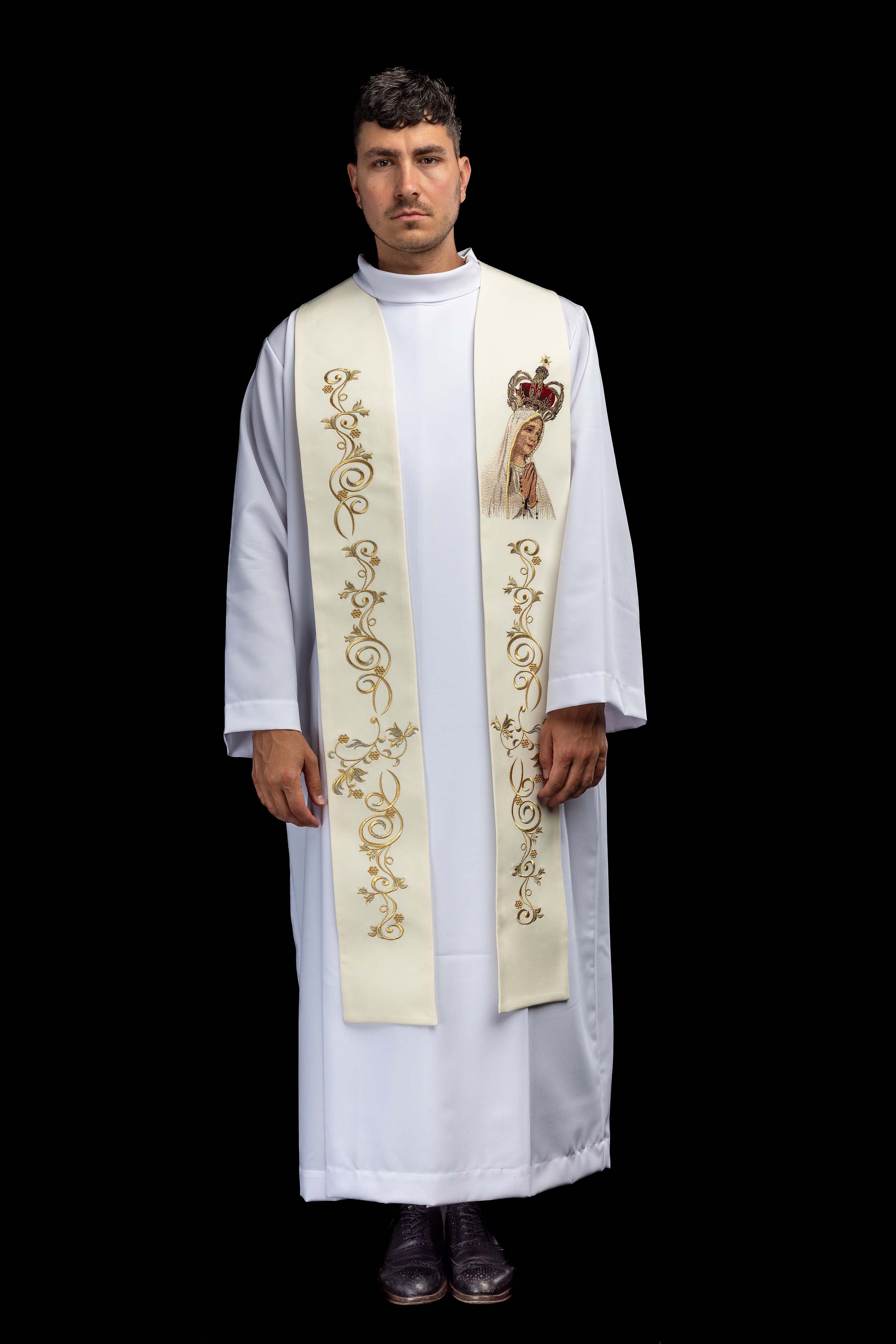 Embroidered stole with the image of Our Lady of Fatima