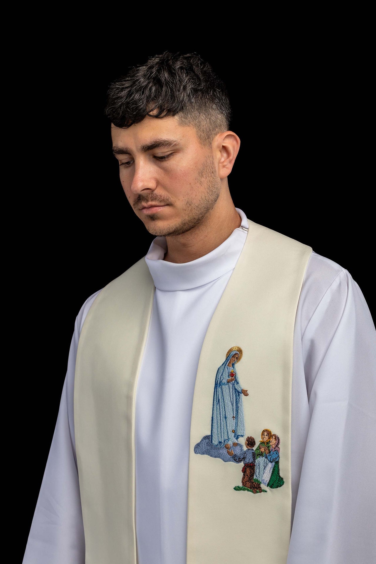 Embroidered stole with the image of Our Lady of Fatima