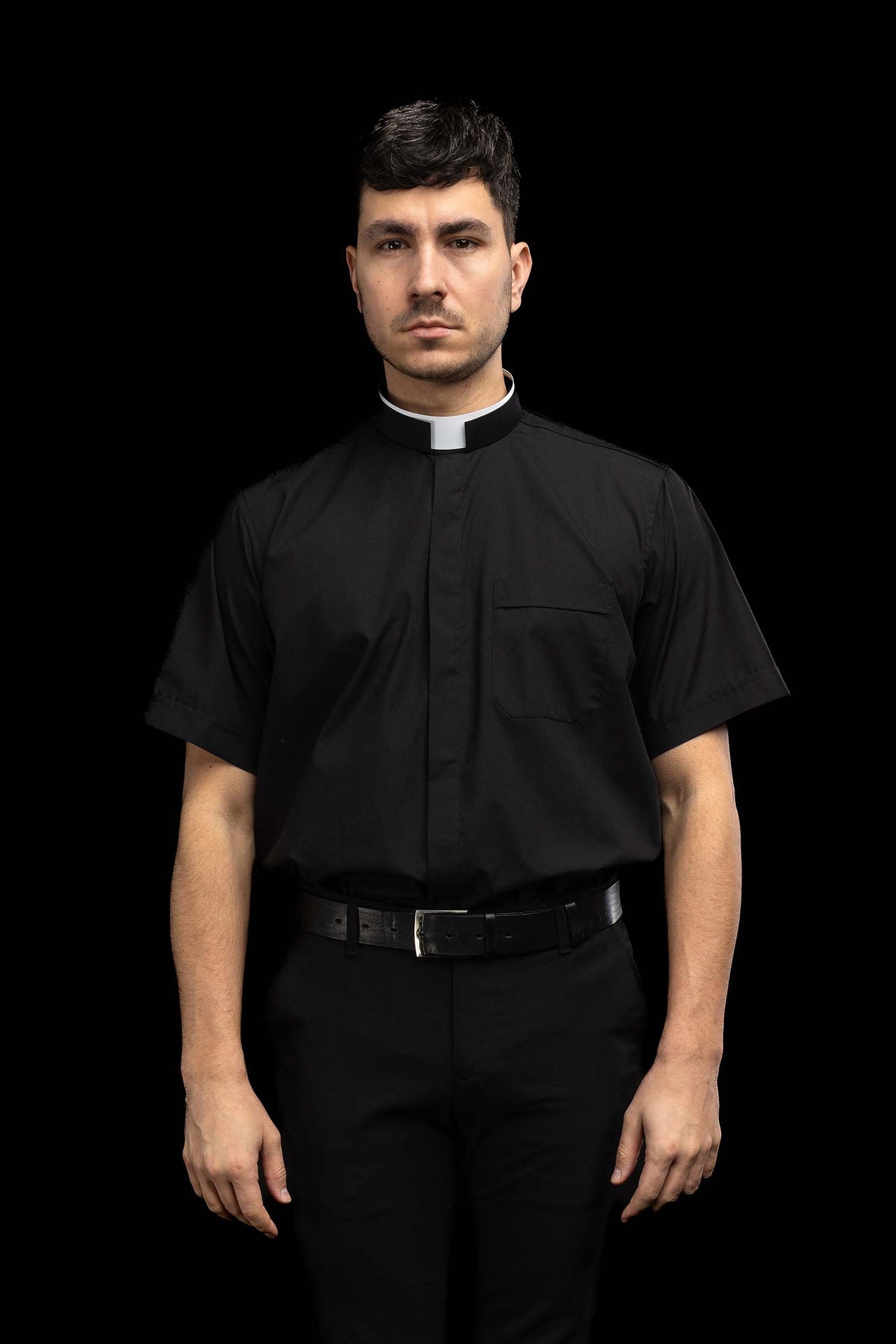 Black short-sleeved Roman clerical shirt with clerical collar
