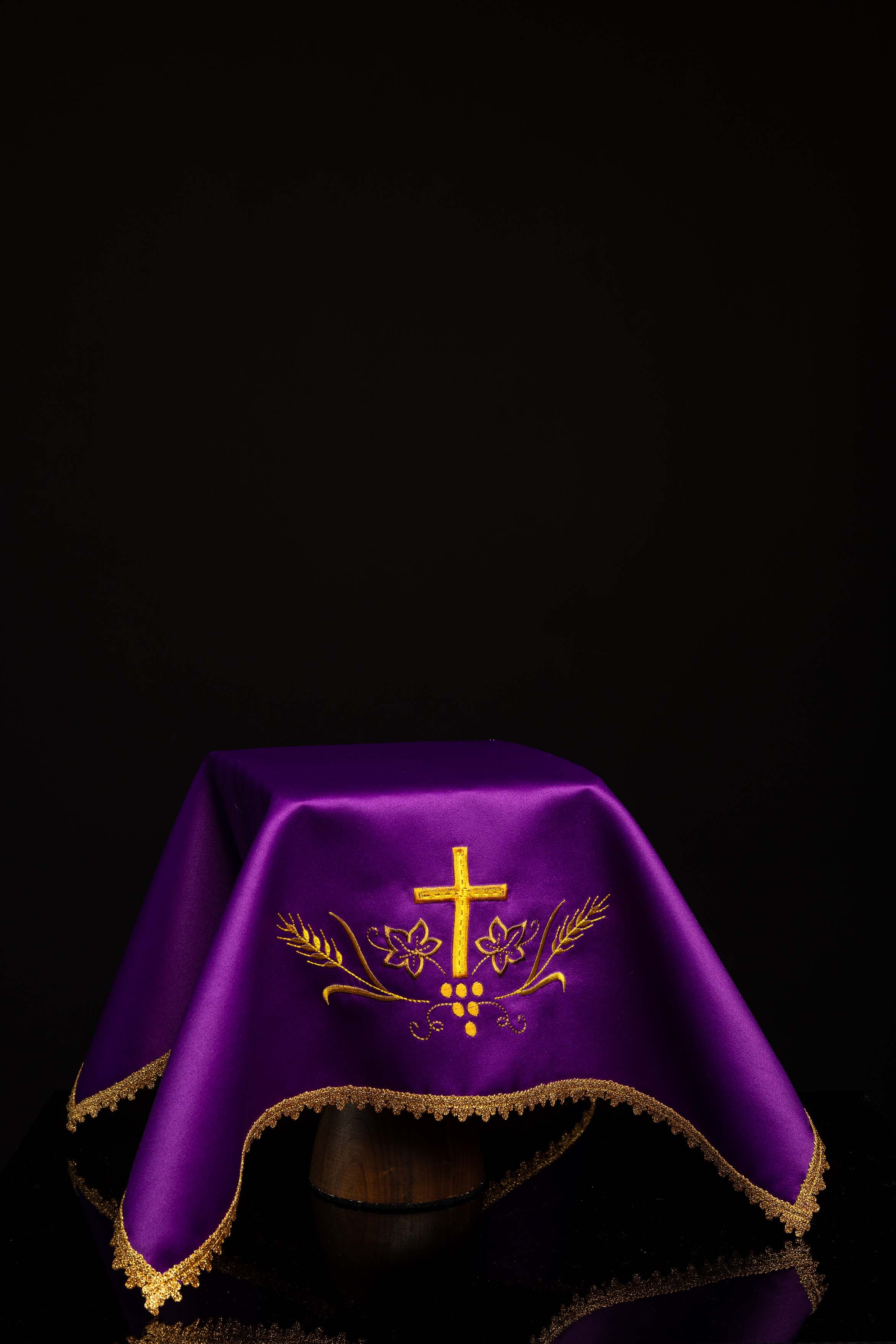 Chalice veils with cross and grapes set of 4 pieces