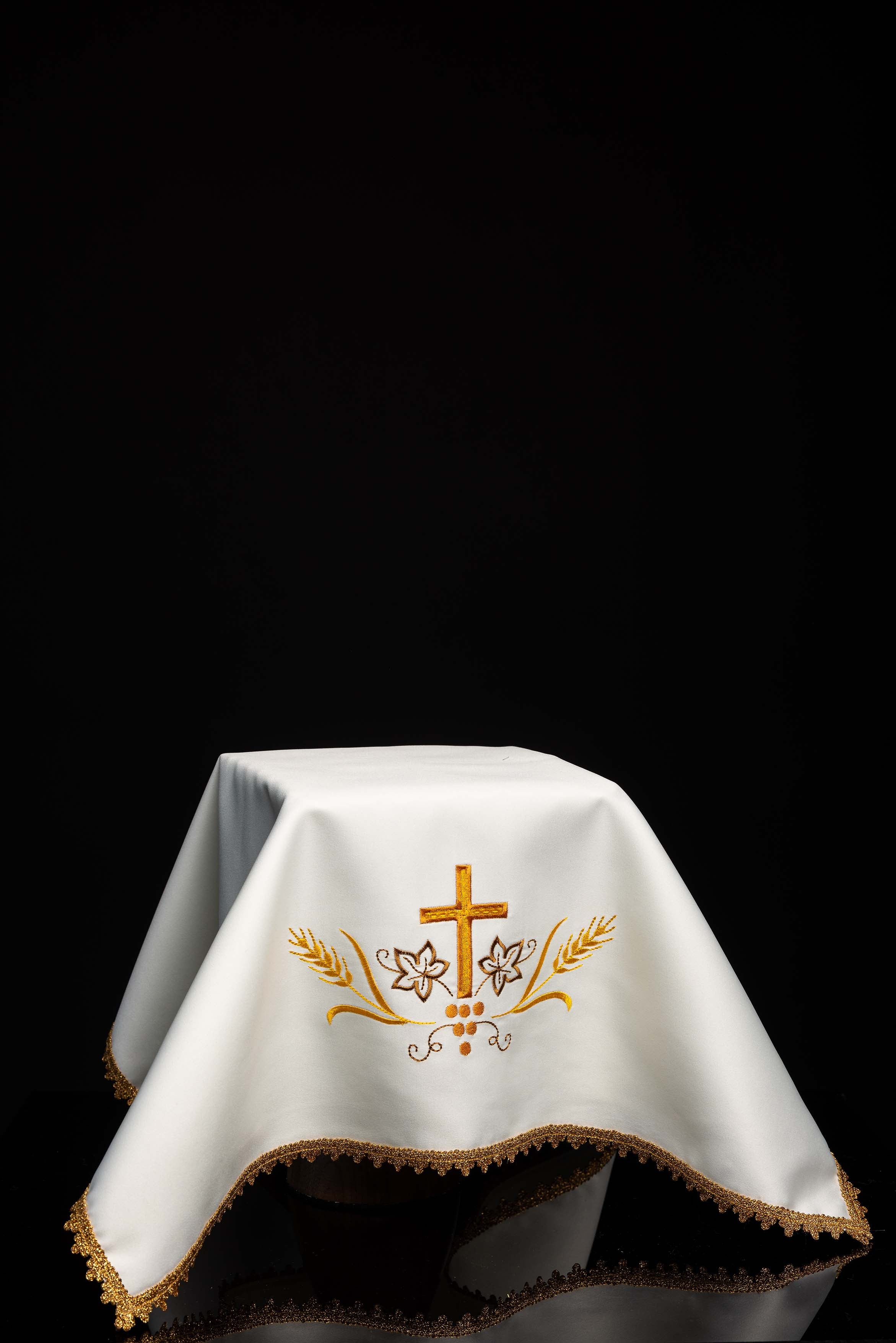 Chalice veils with cross and grapes set of 4 pieces