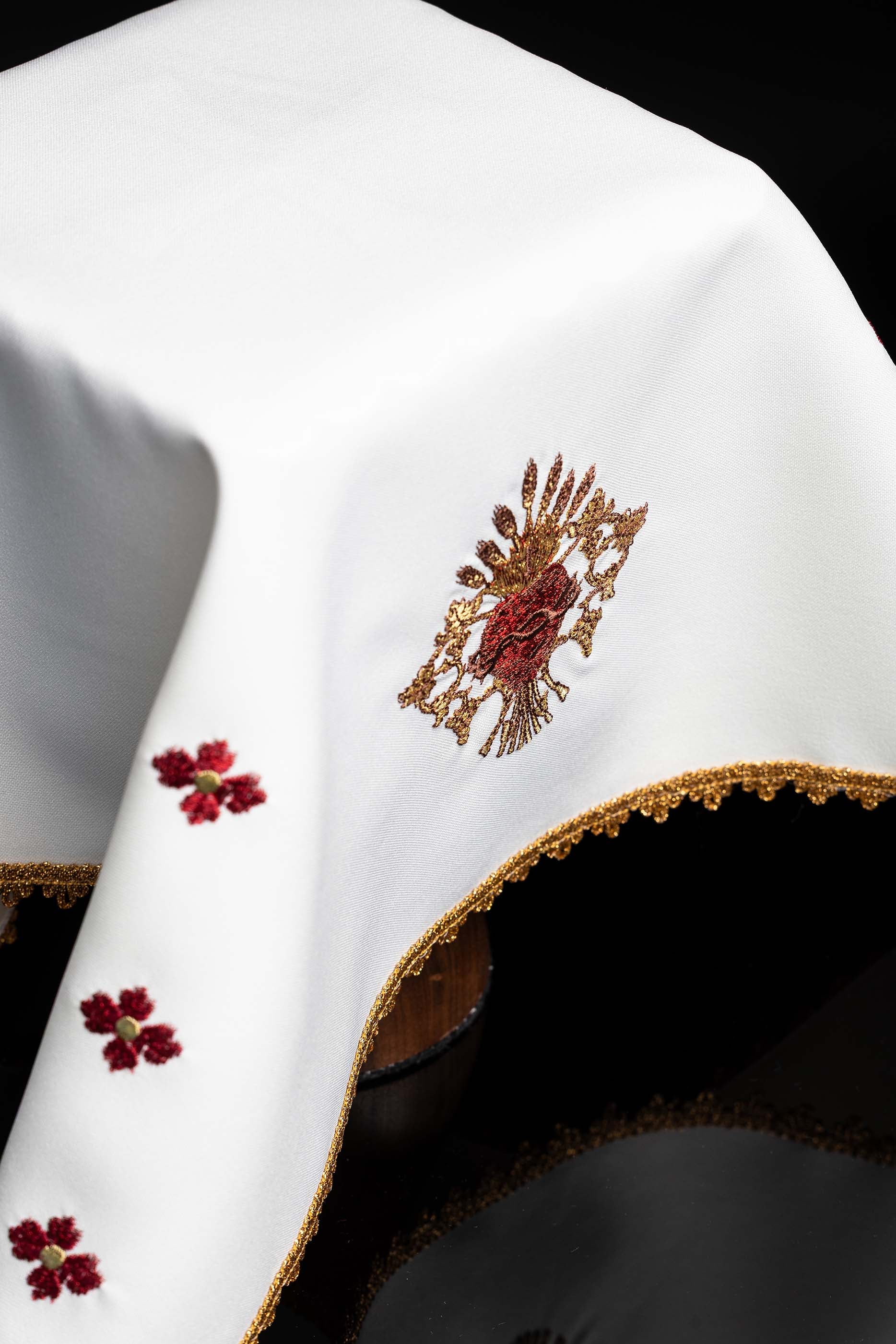 Chalice veil with Sacred Heart embroidery