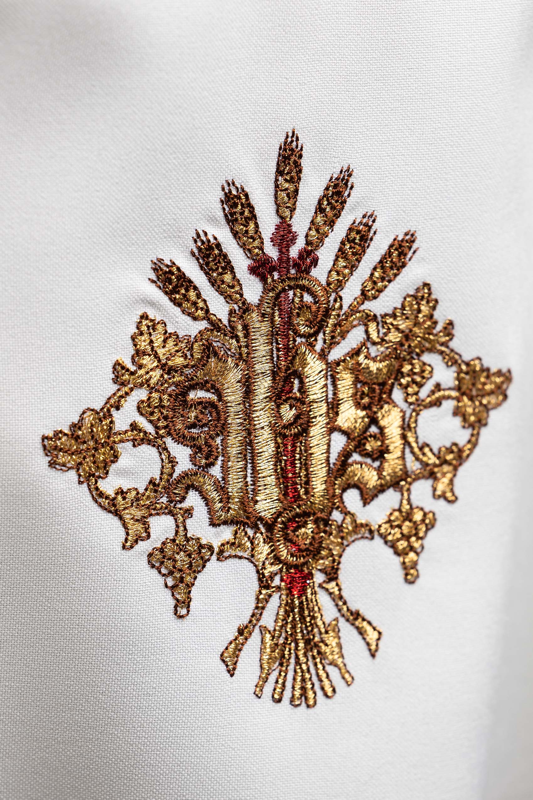 Chalice veil with embroidery of ears of wheat and grapes