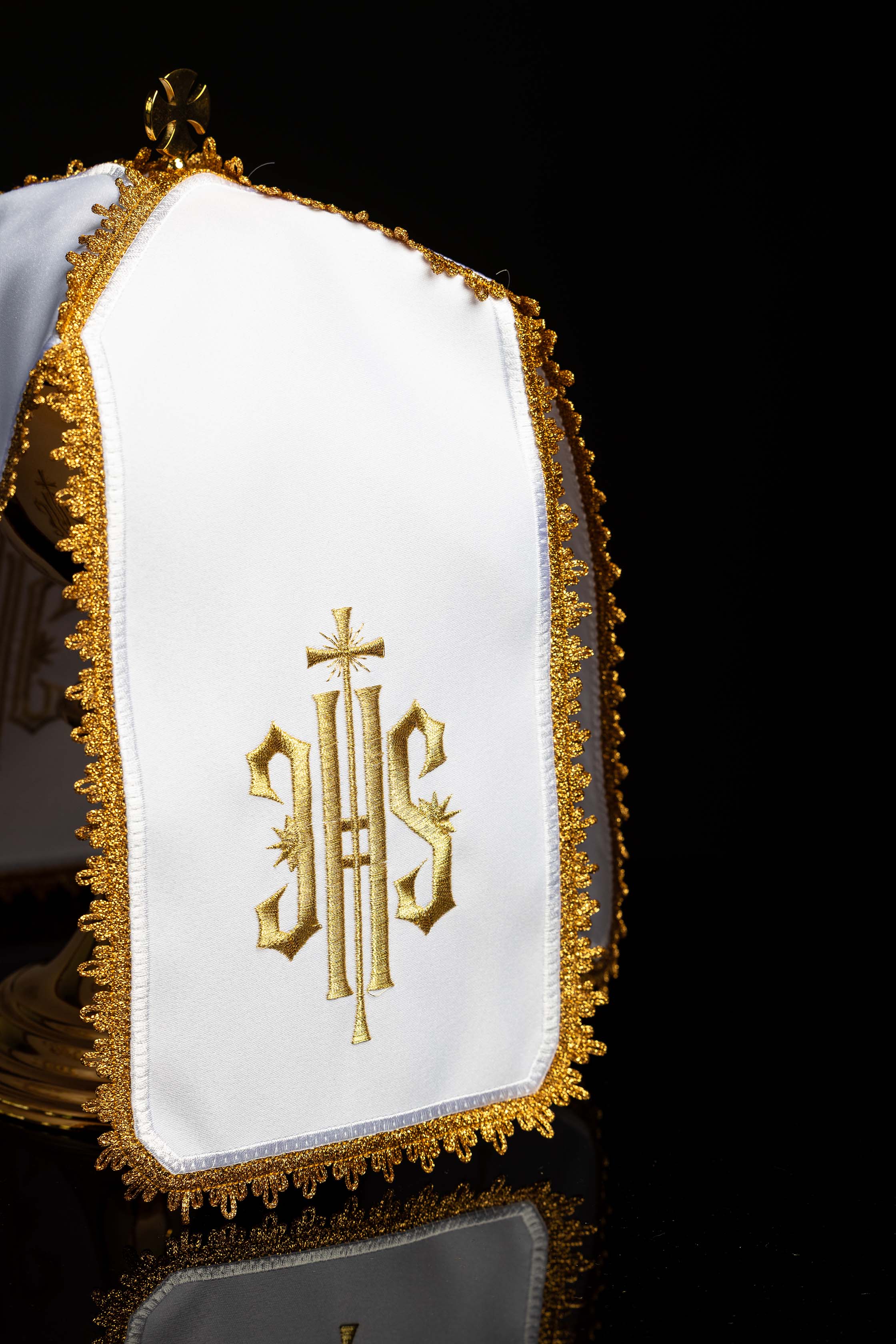Ciborium Veil with Gold IHS Embroidery