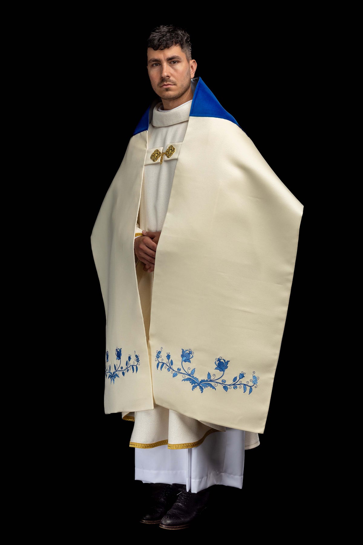 Ecru Humeral Veil with Marian Embroidery on Blue Velvet