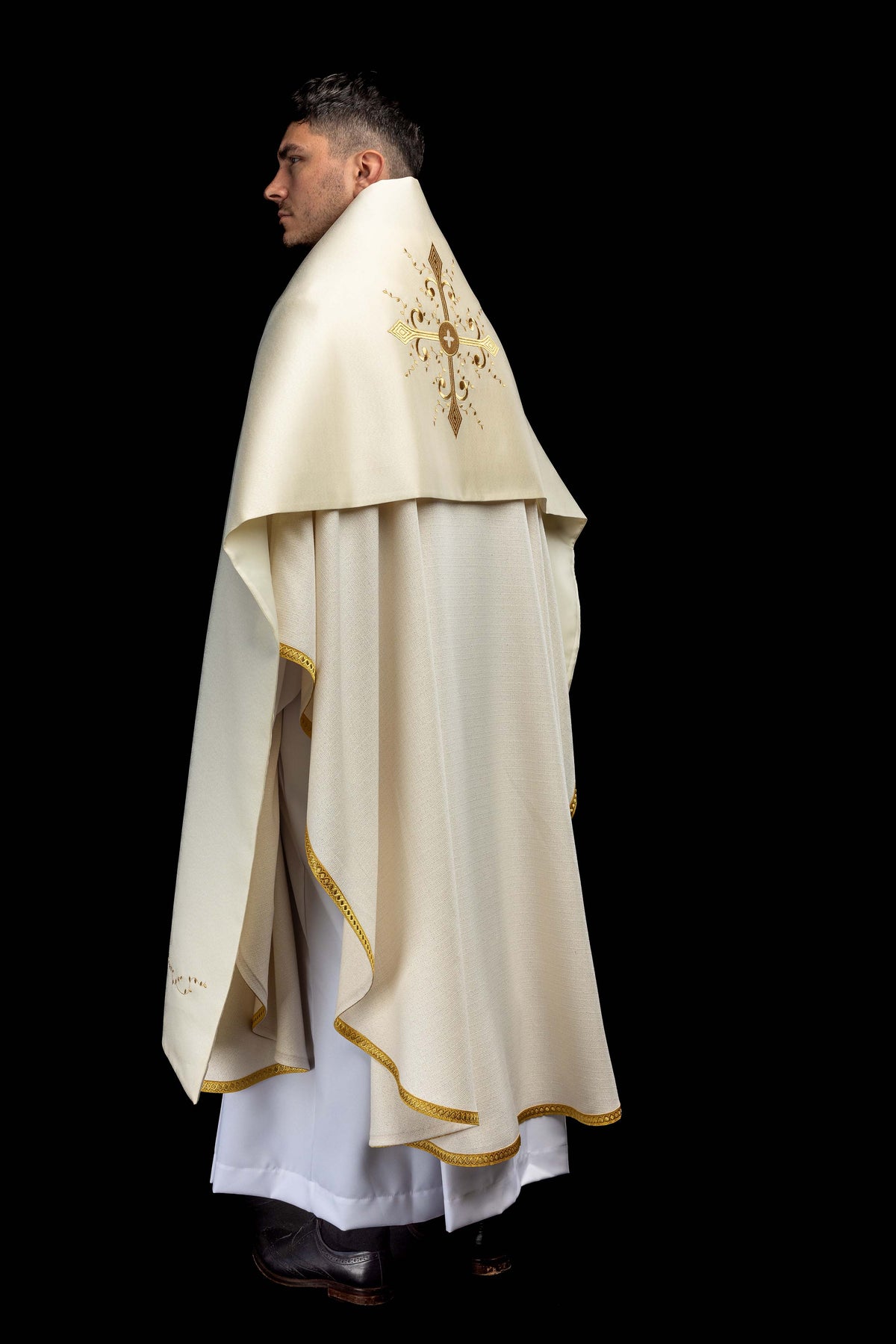 Ecru Humeral Veil with Embroidered Cross Motif