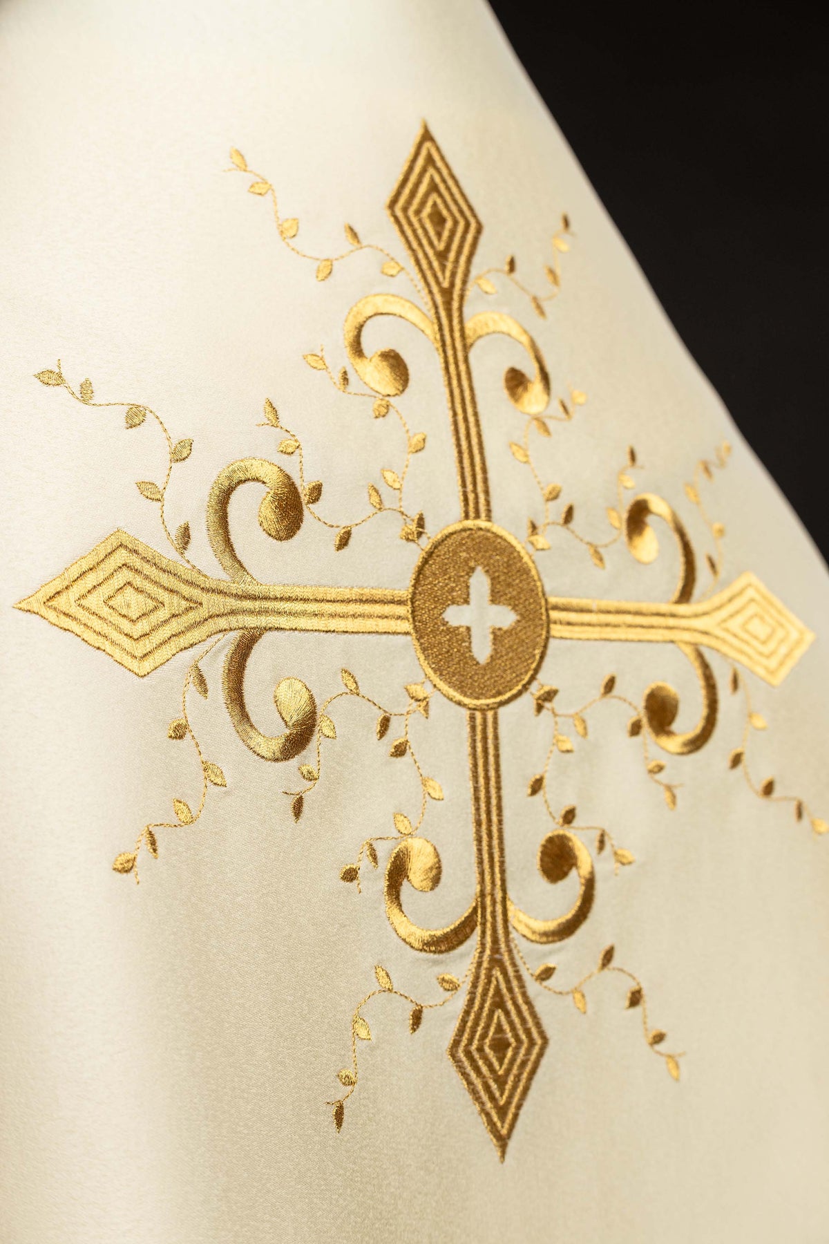 Ecru Humeral Veil with Embroidered Cross Motif