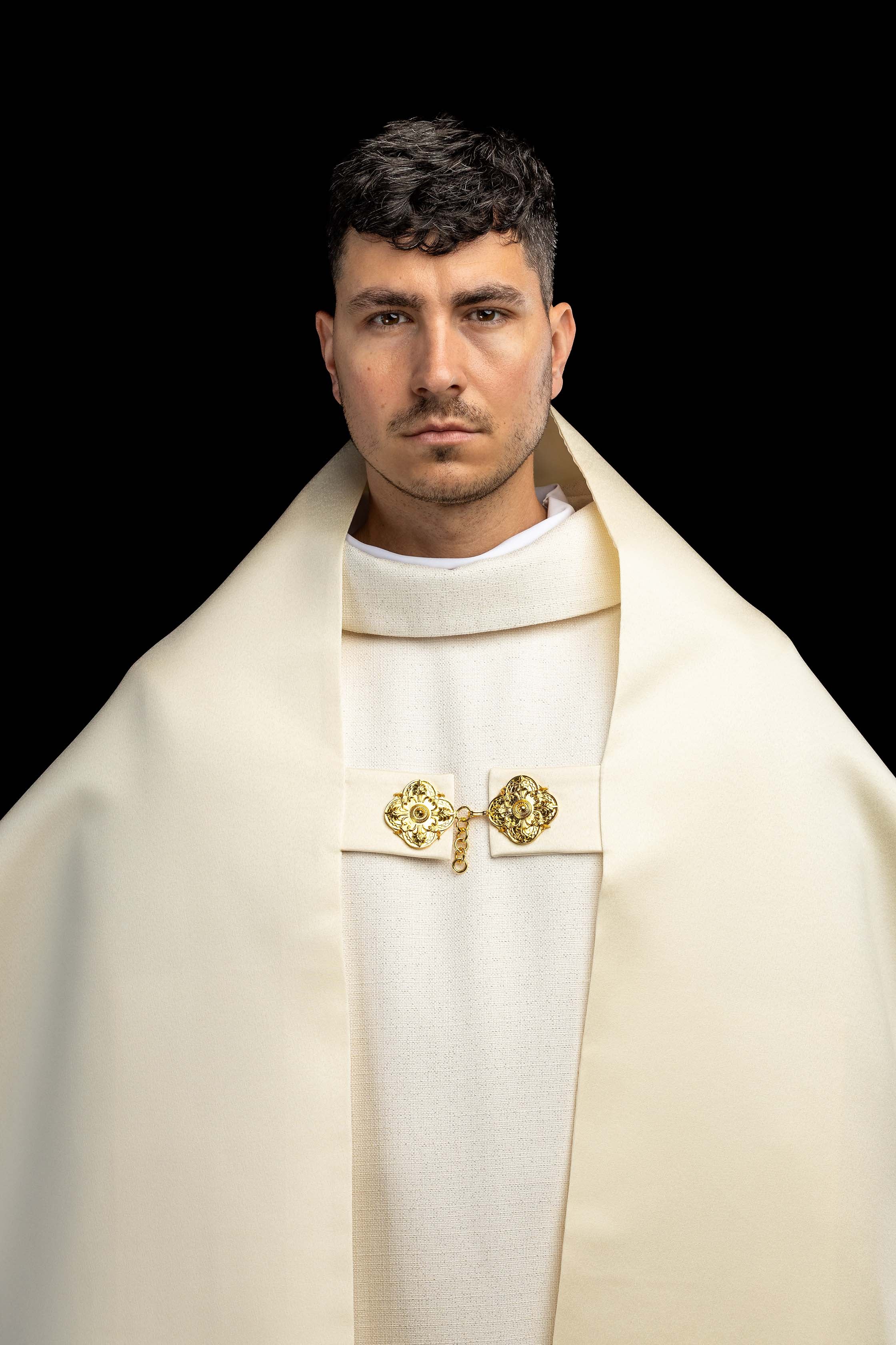 Ecru Humeral Veil with Embroidered Cross Motif