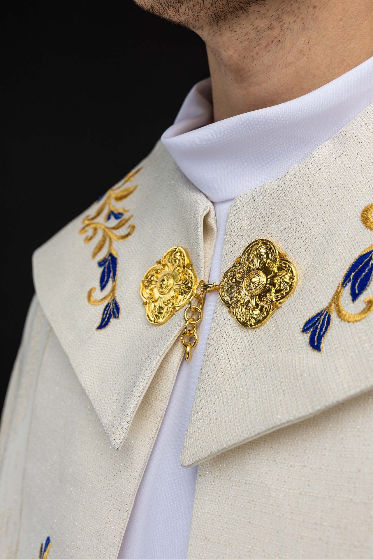 Ecru embroidered cope with a Marian symbol