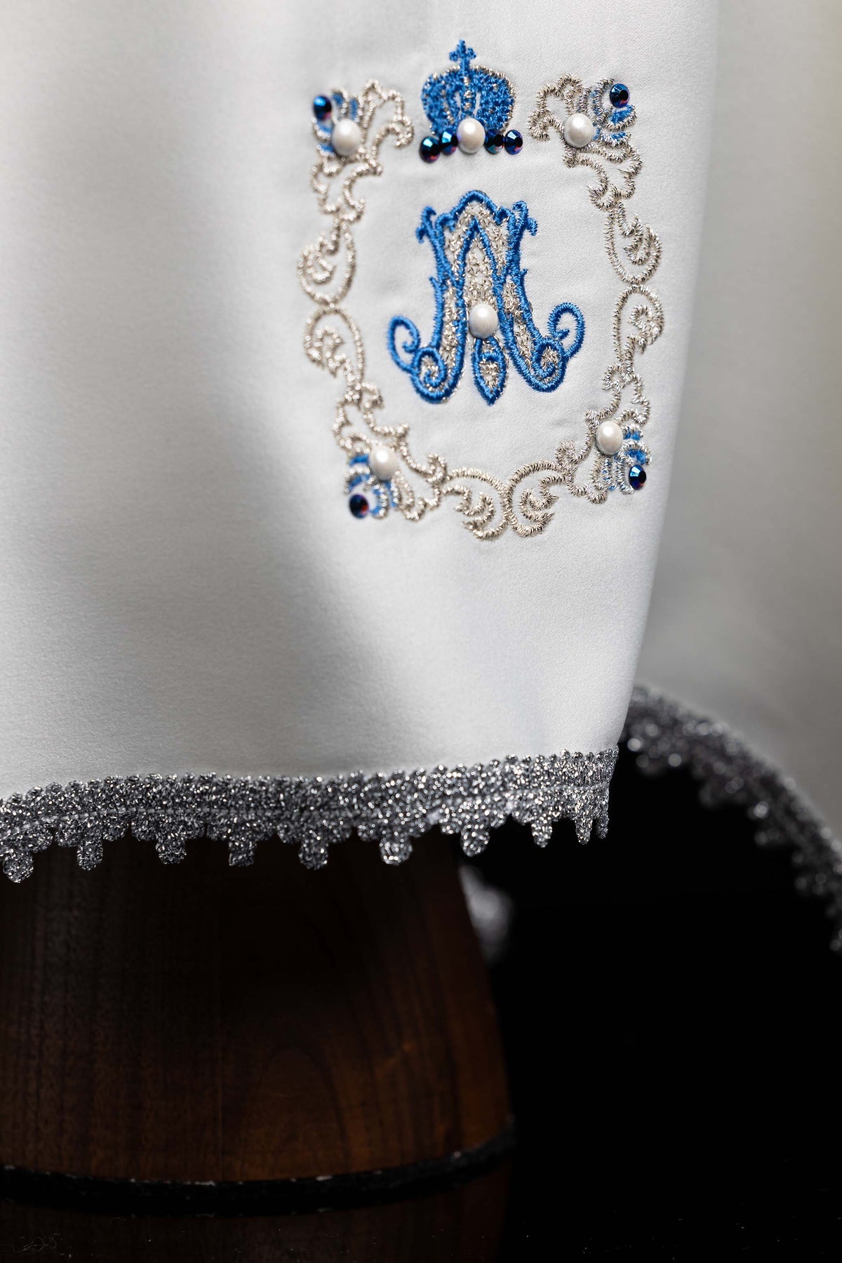 Chalice veil with Marian embroidery