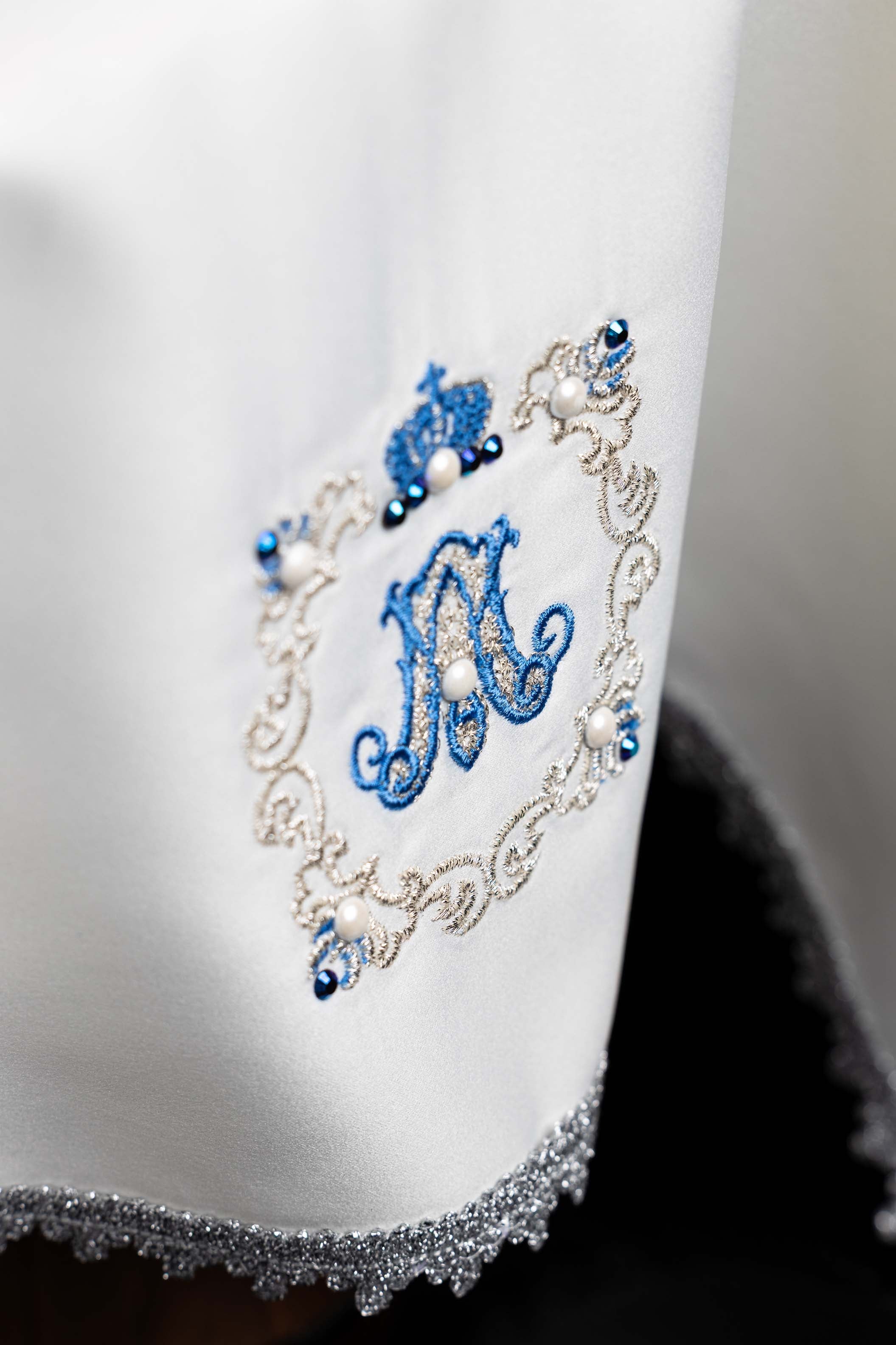 Chalice veil with Marian embroidery