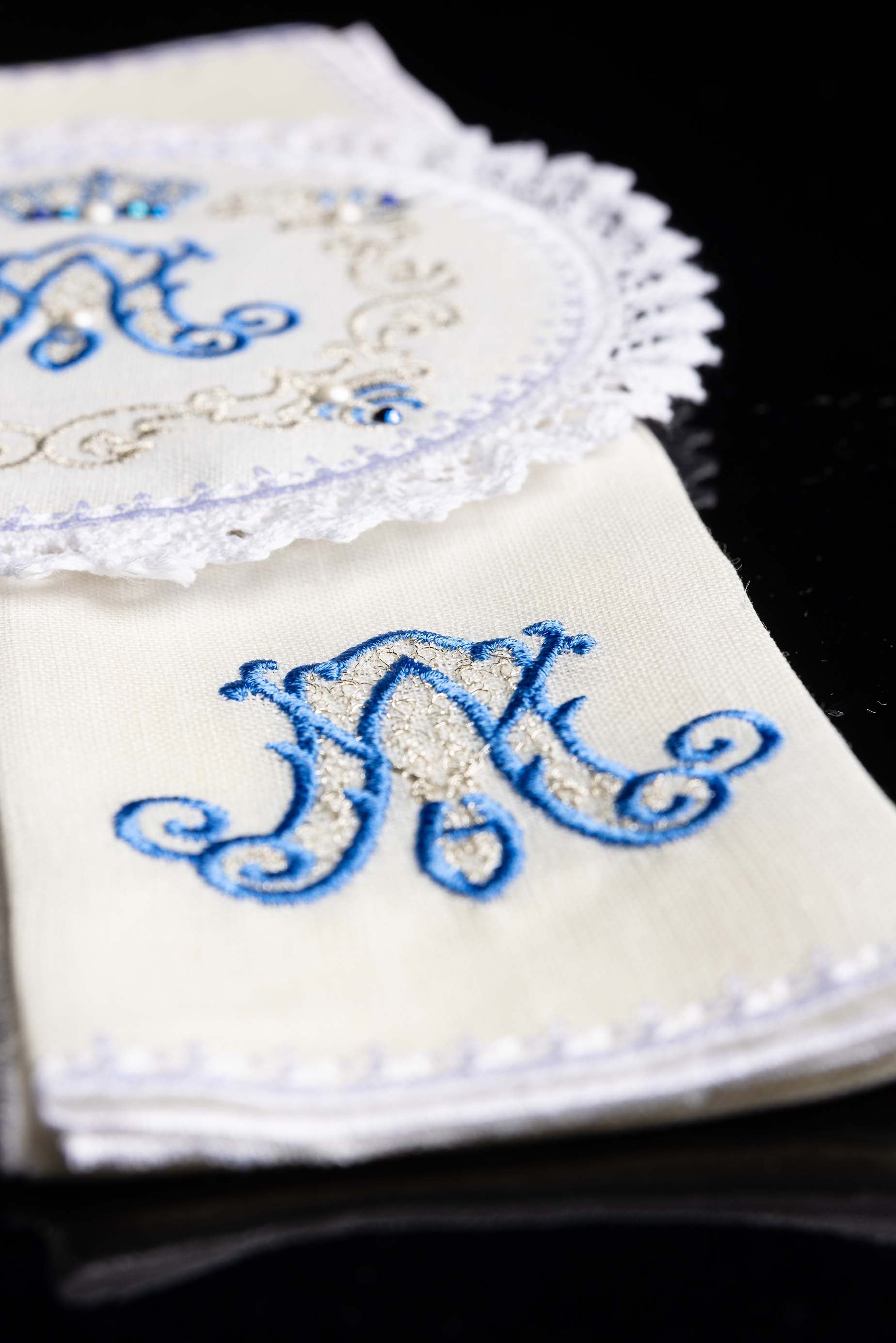Chalice Linens with Marian Embroidery - CHASUBLES.COM