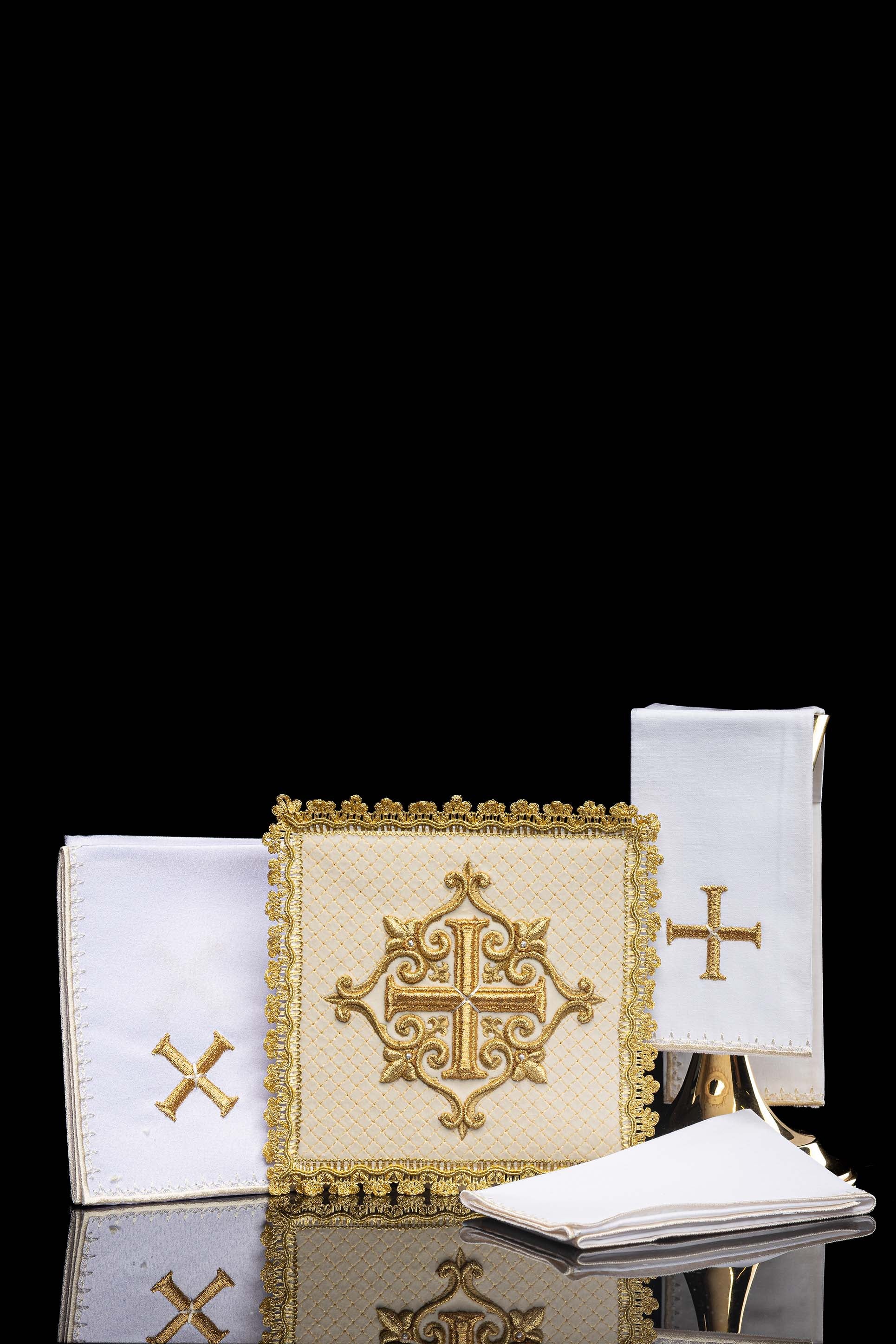 Linen chalice set with Cross velvet ecru - CHASUBLES.COM