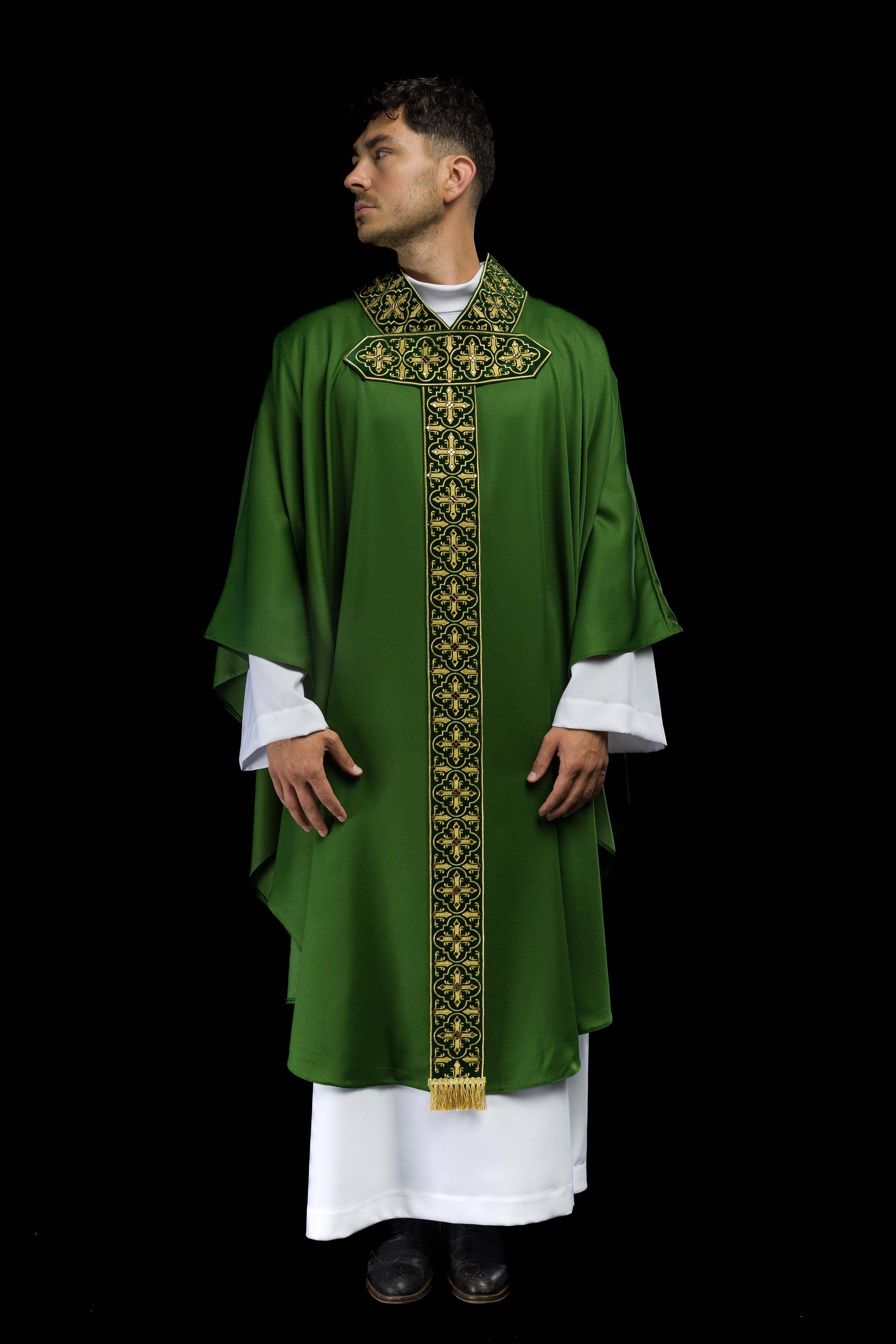 Green chasuble finished with 500 green faceted stones - CHASUBLES.COM