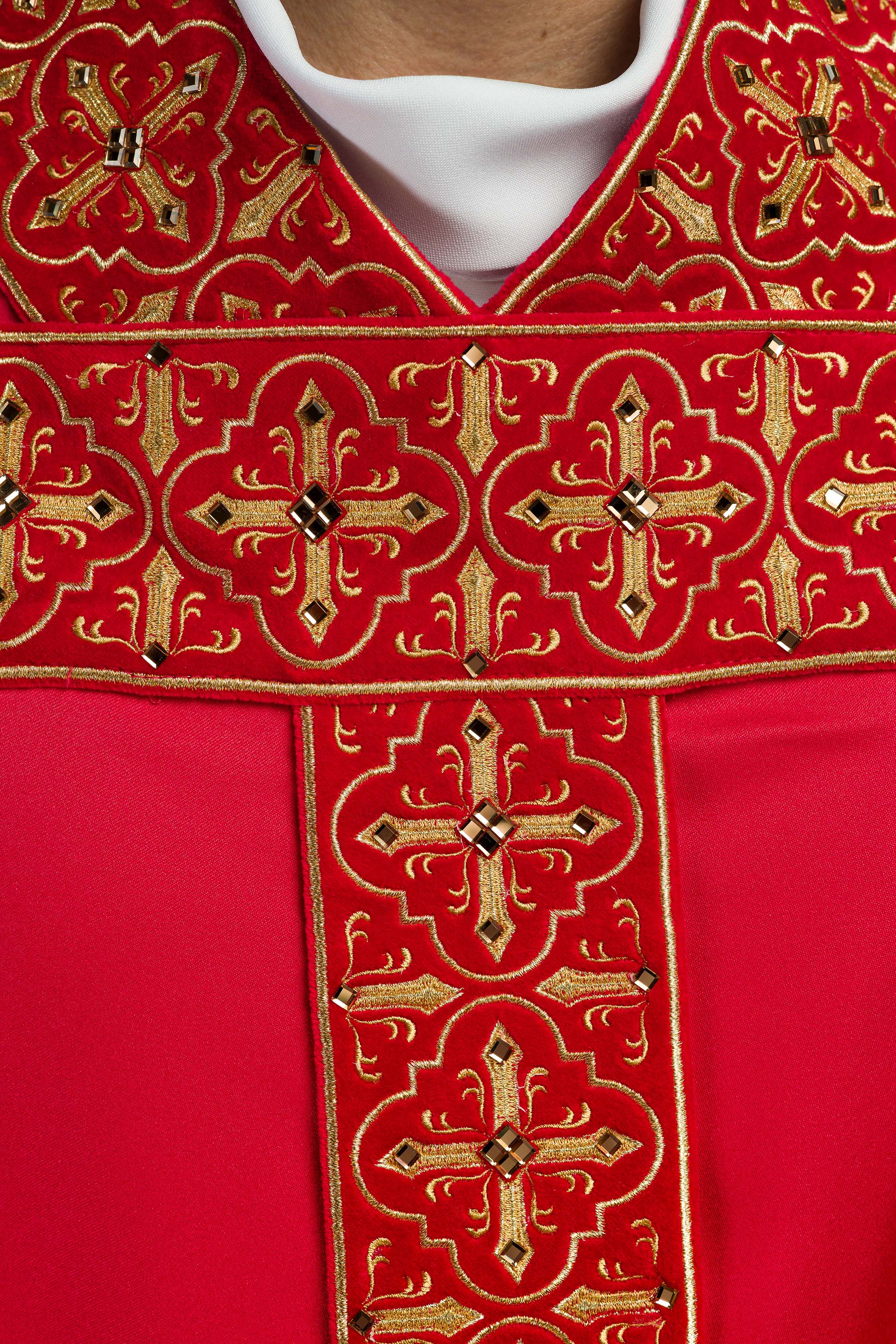 Red chasuble finished with 500 red faceted stones - CHASUBLES.COM