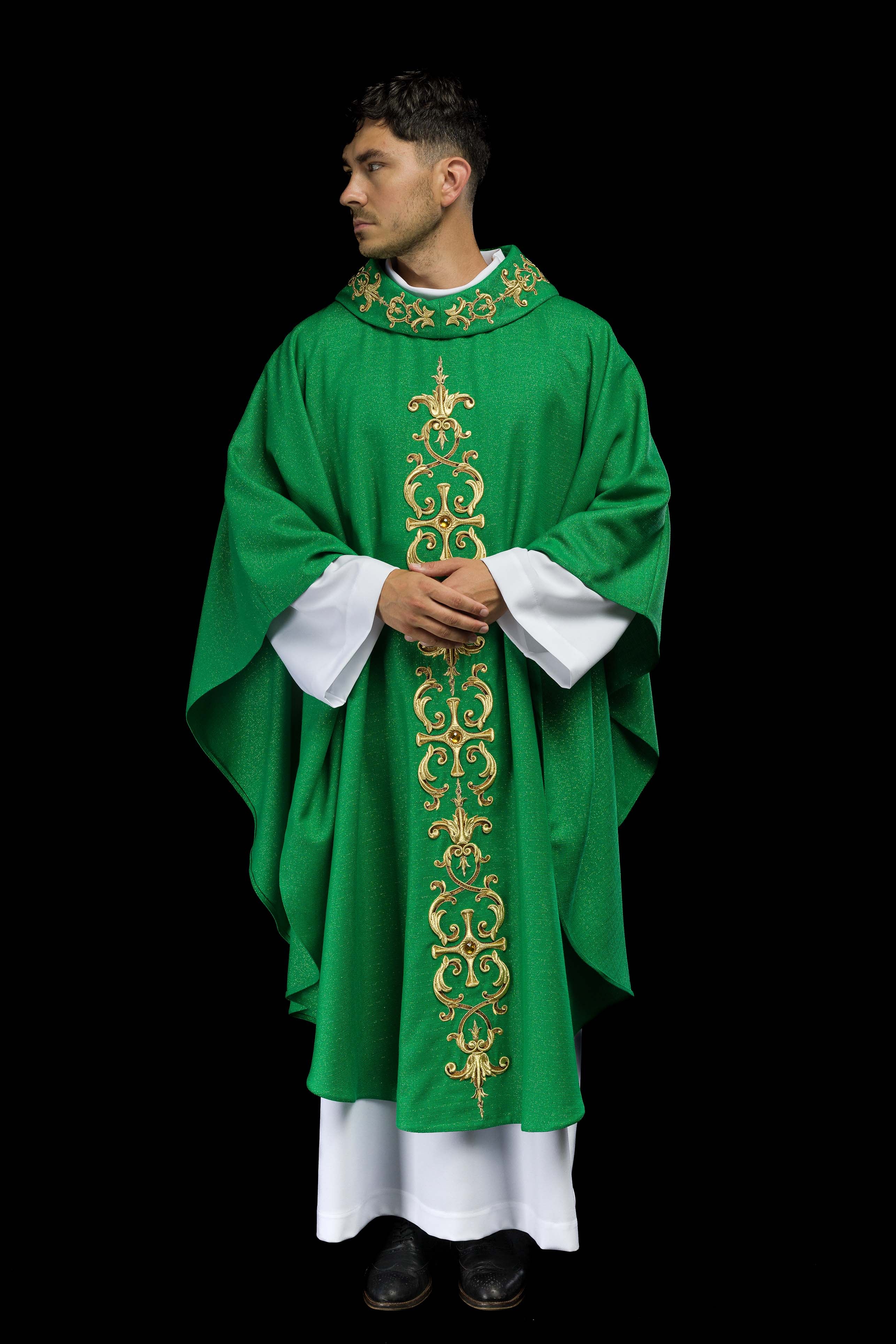 Green chasuble richly embroidered with gemstones - CHASUBLES.COM