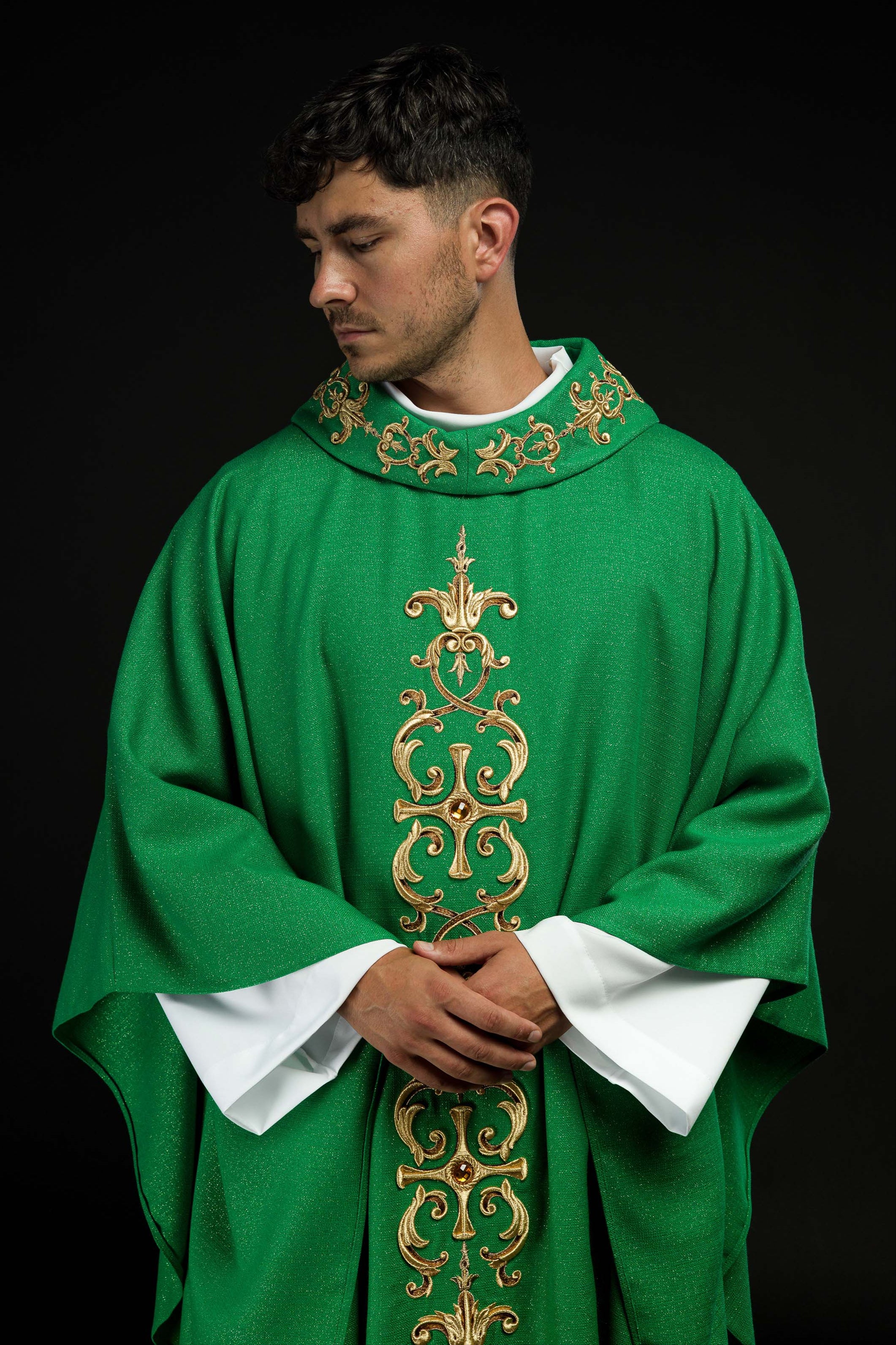 Green chasuble richly embroidered with gemstones - CHASUBLES.COM