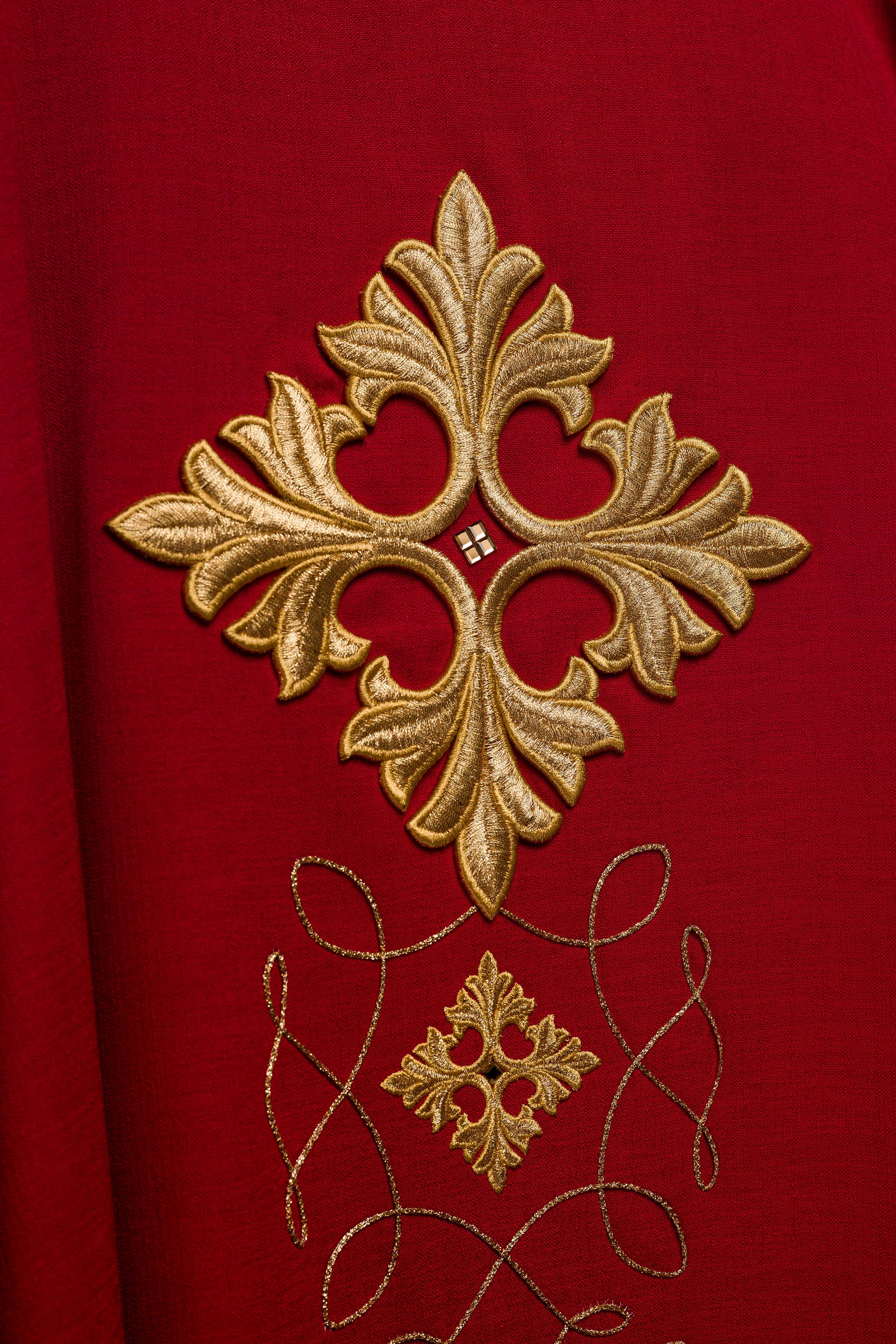 Chasuble embroidered with cord and stones - CHASUBLES.COM
