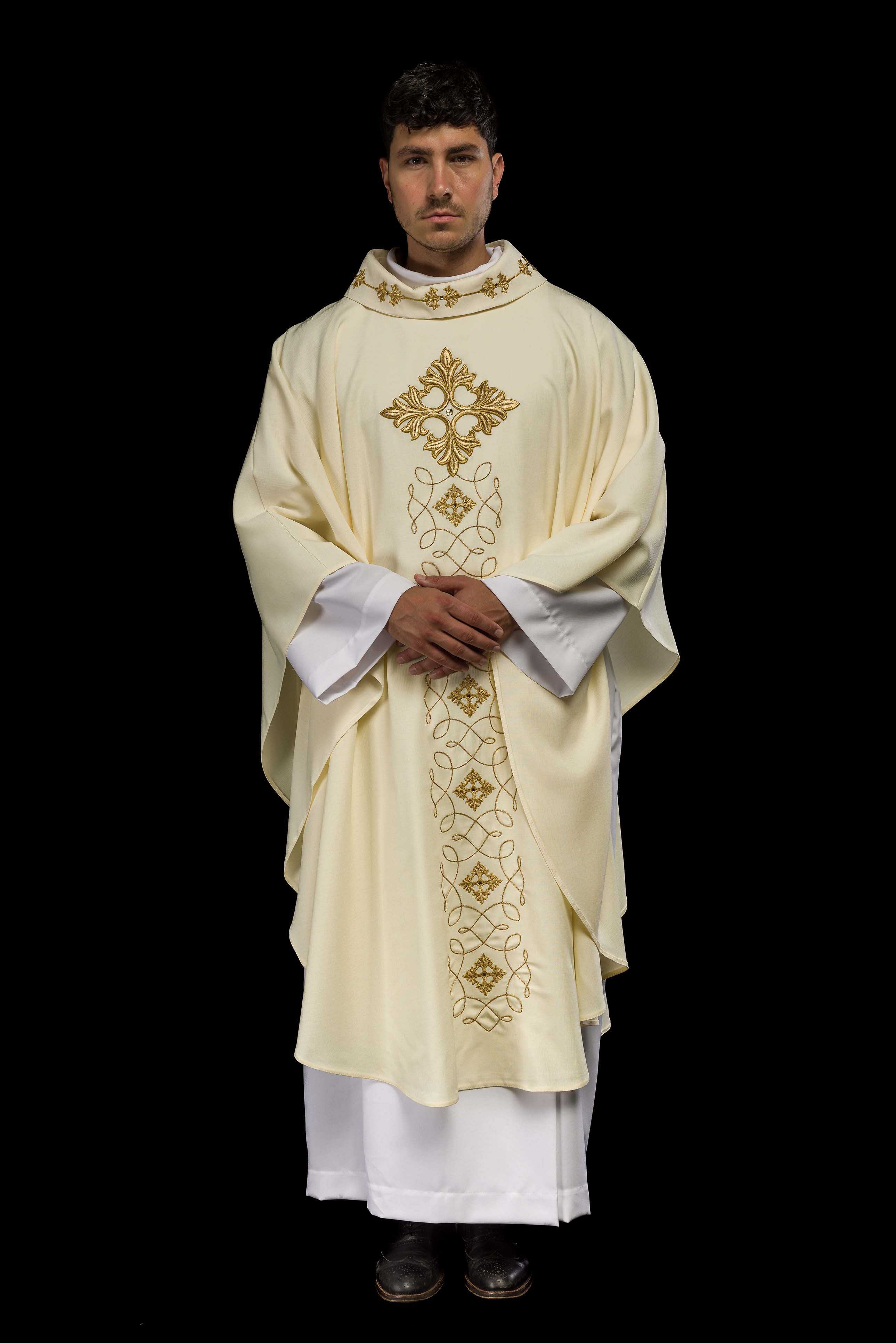 Ivory chasuble with embroidery inspired by rosary - CHASUBLES.COM