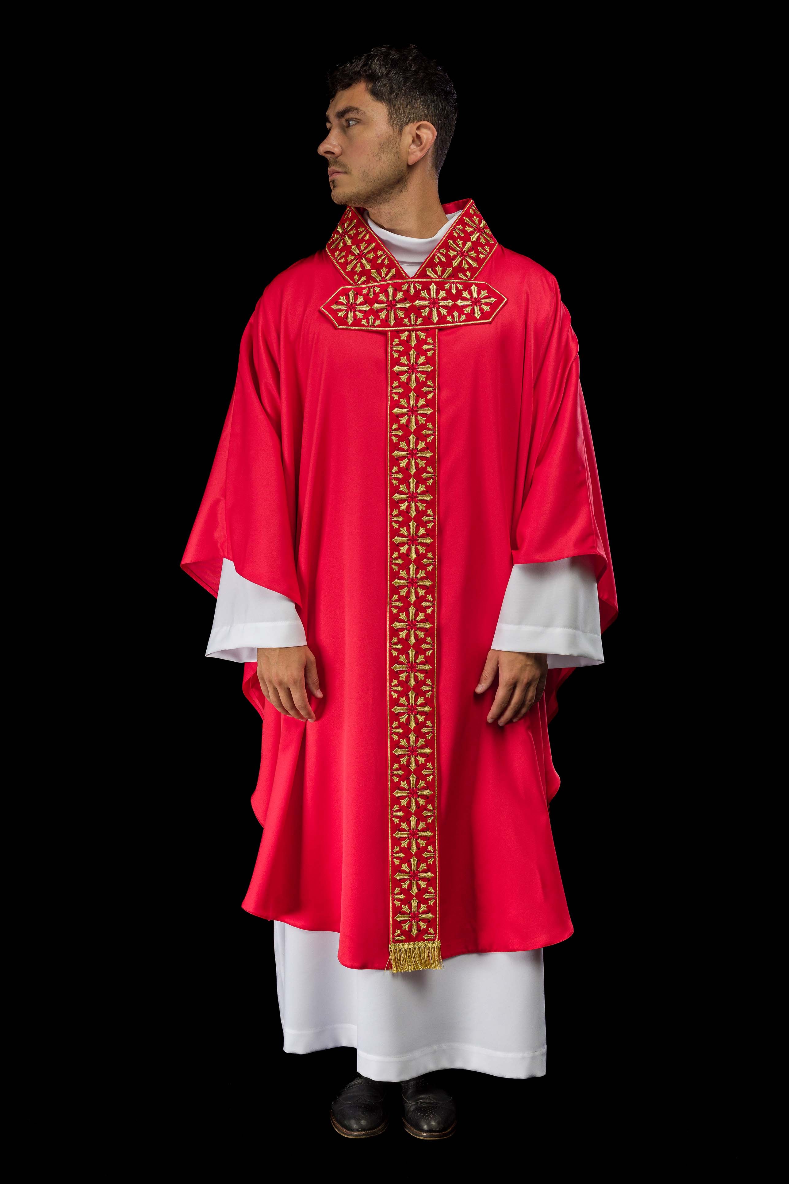 Red chasuble with cross neck and shiny embroidery