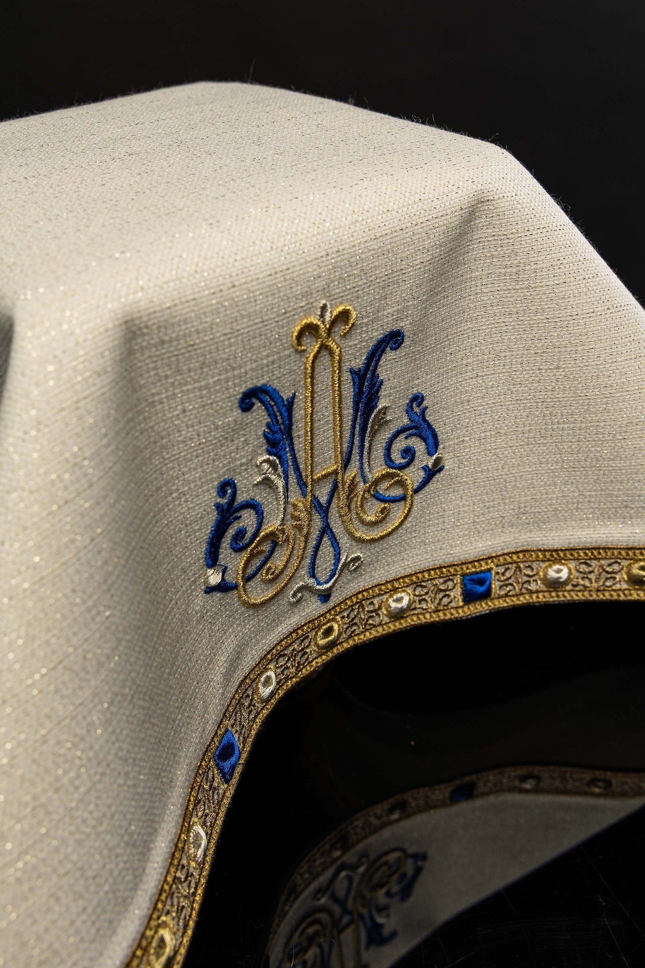 Ecru Chalice Veil with Marian Embroidery
