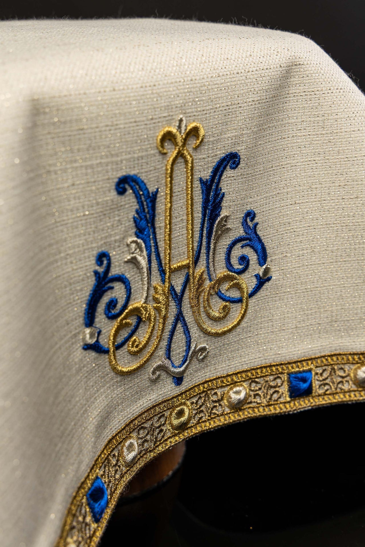 Ecru Chalice Veil with Marian Embroidery