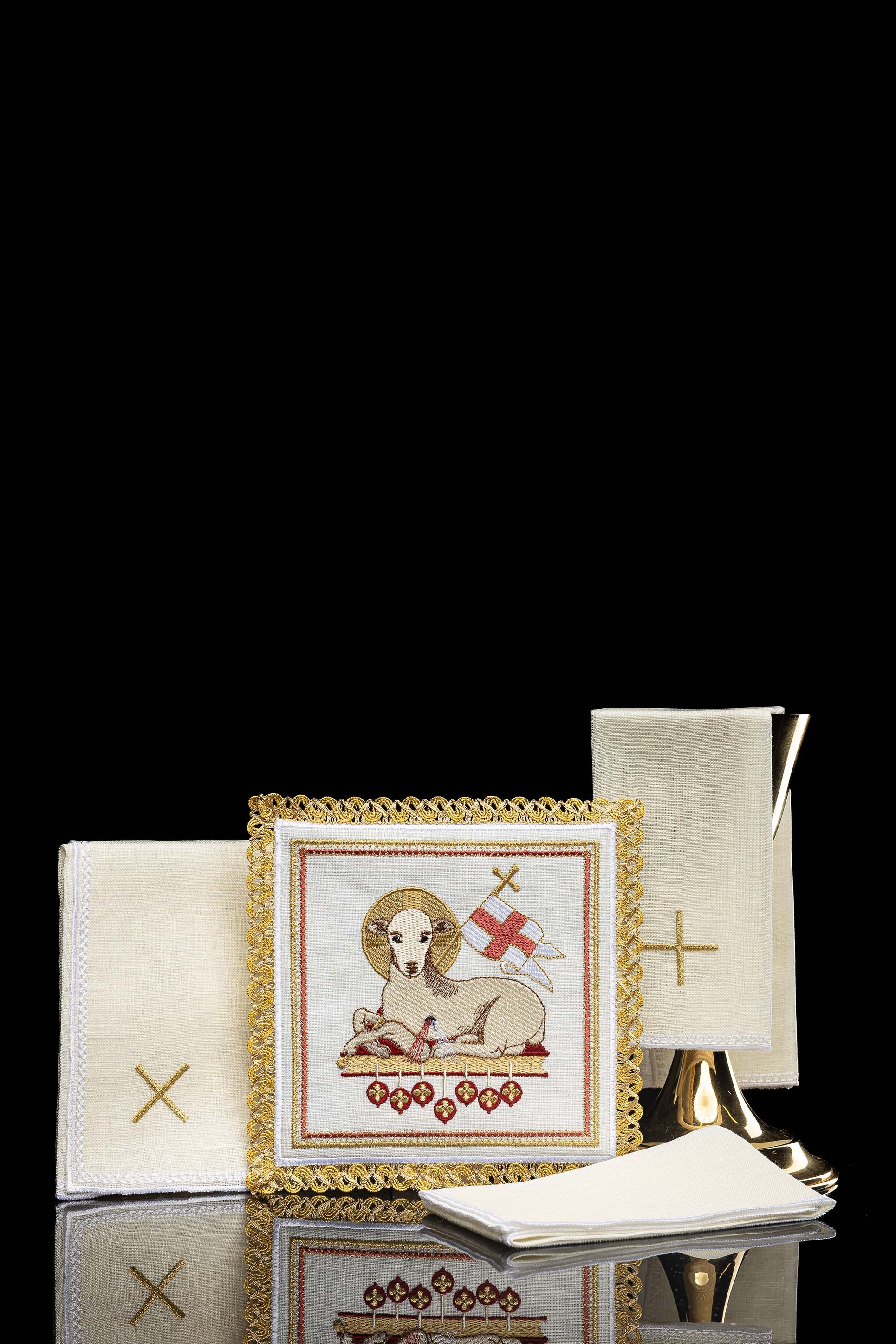 Mass linen set with lamb motif - CHASUBLES.COM