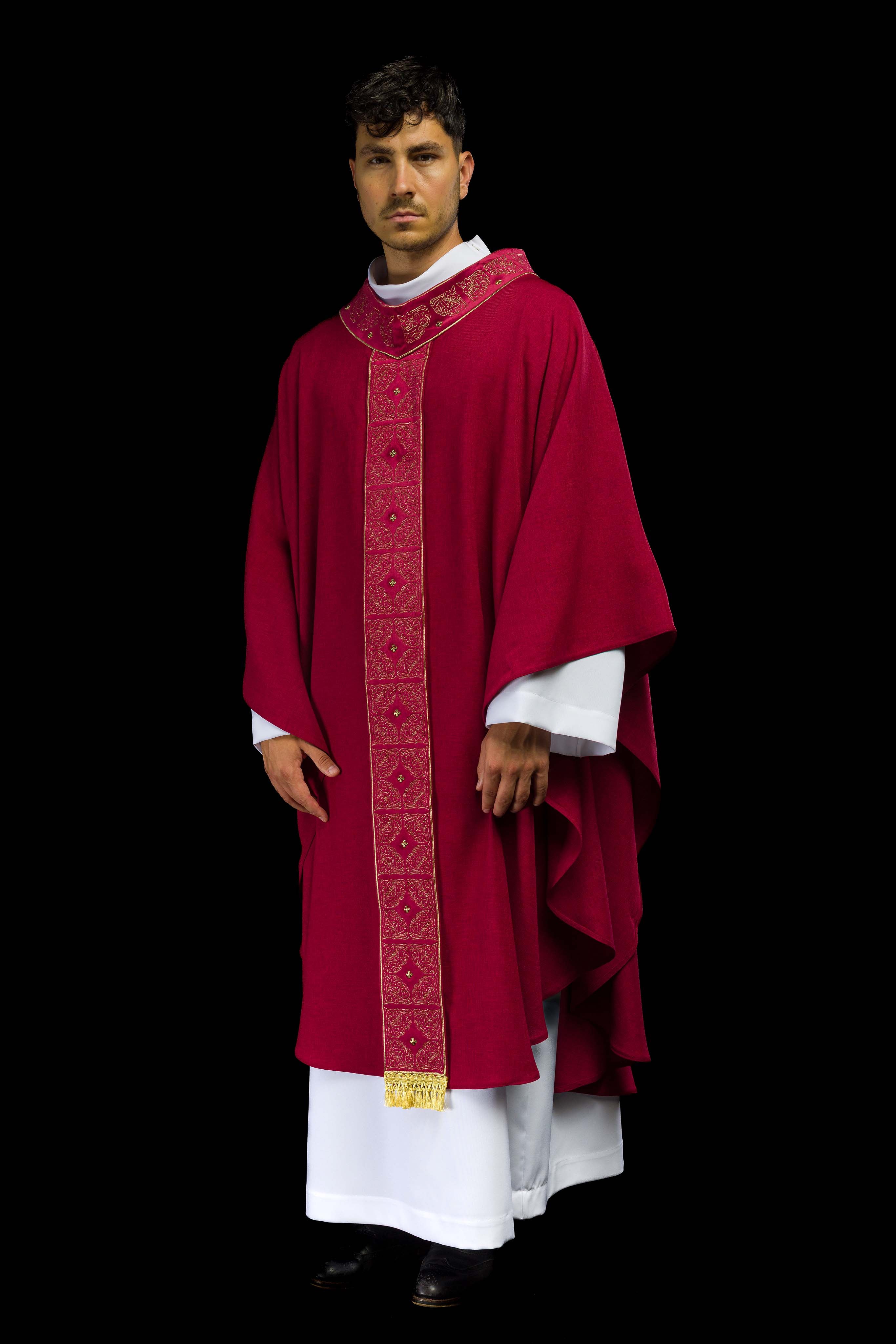 Chasuble with richly embroidered belt and collar in red - CHASUBLES.COM