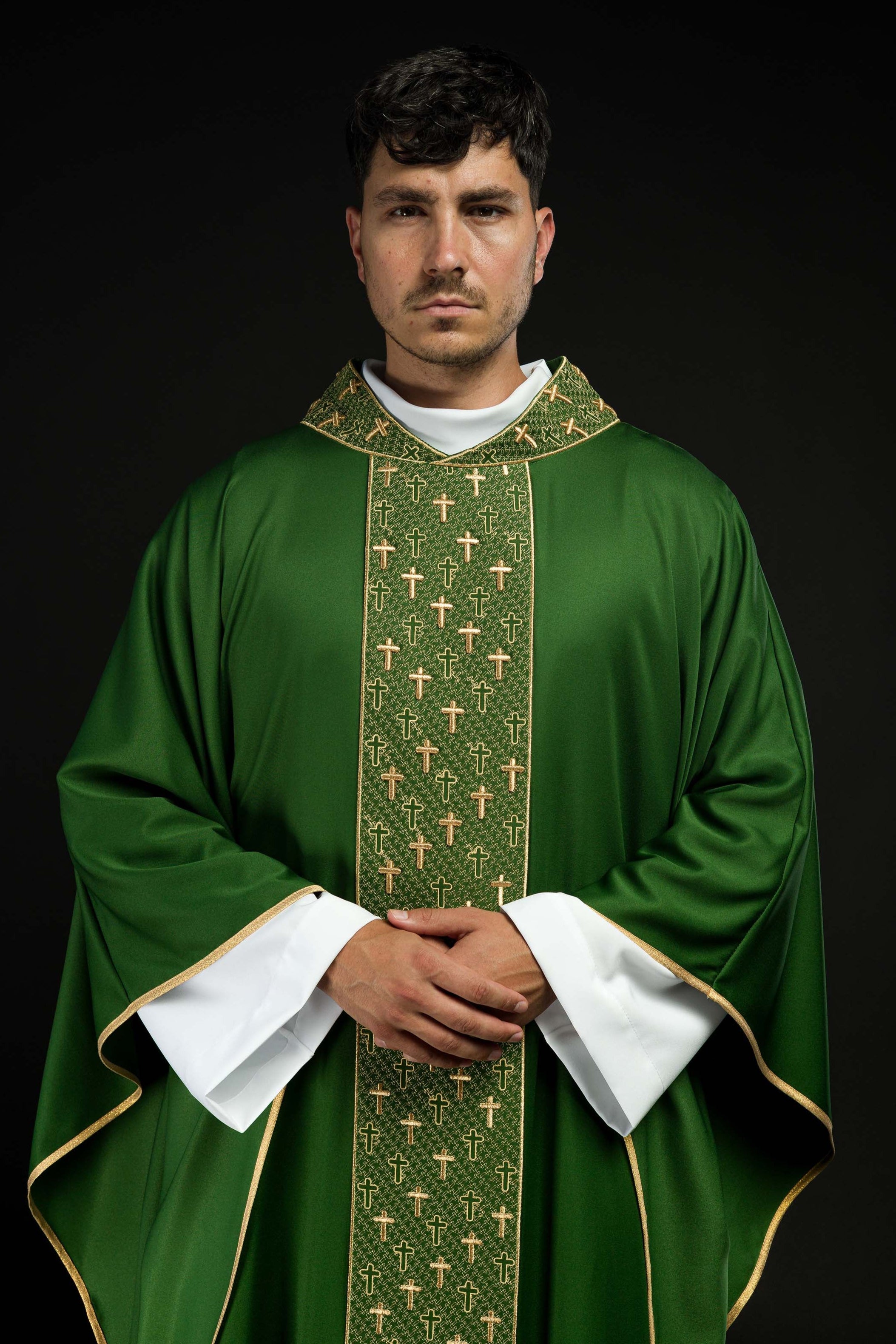 Chasuble with richly embroidered belt in green crosses - CHASUBLES.COM