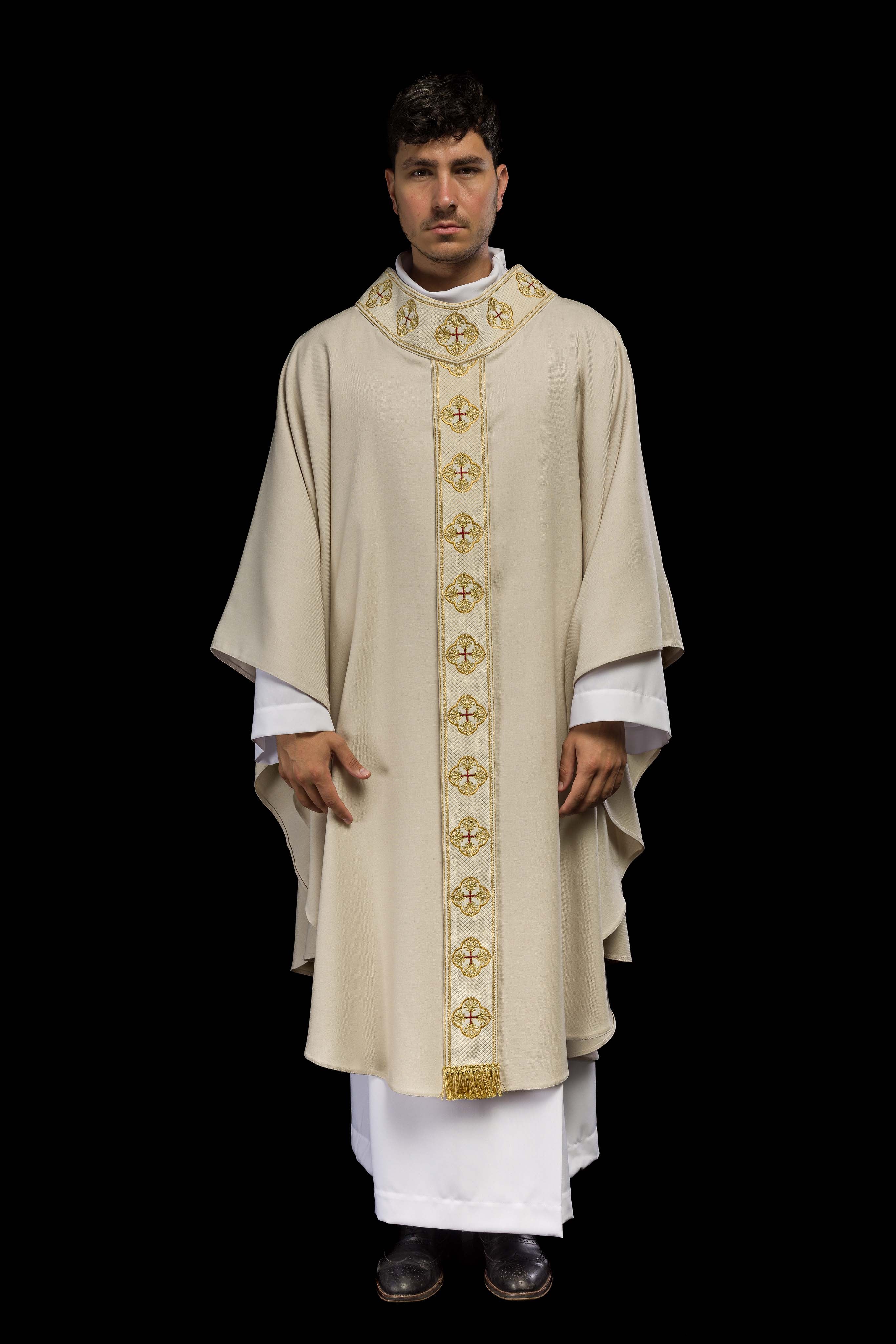 Chasuble in ecru color with embroidered belt and collar in crosses - CHASUBLES.COM