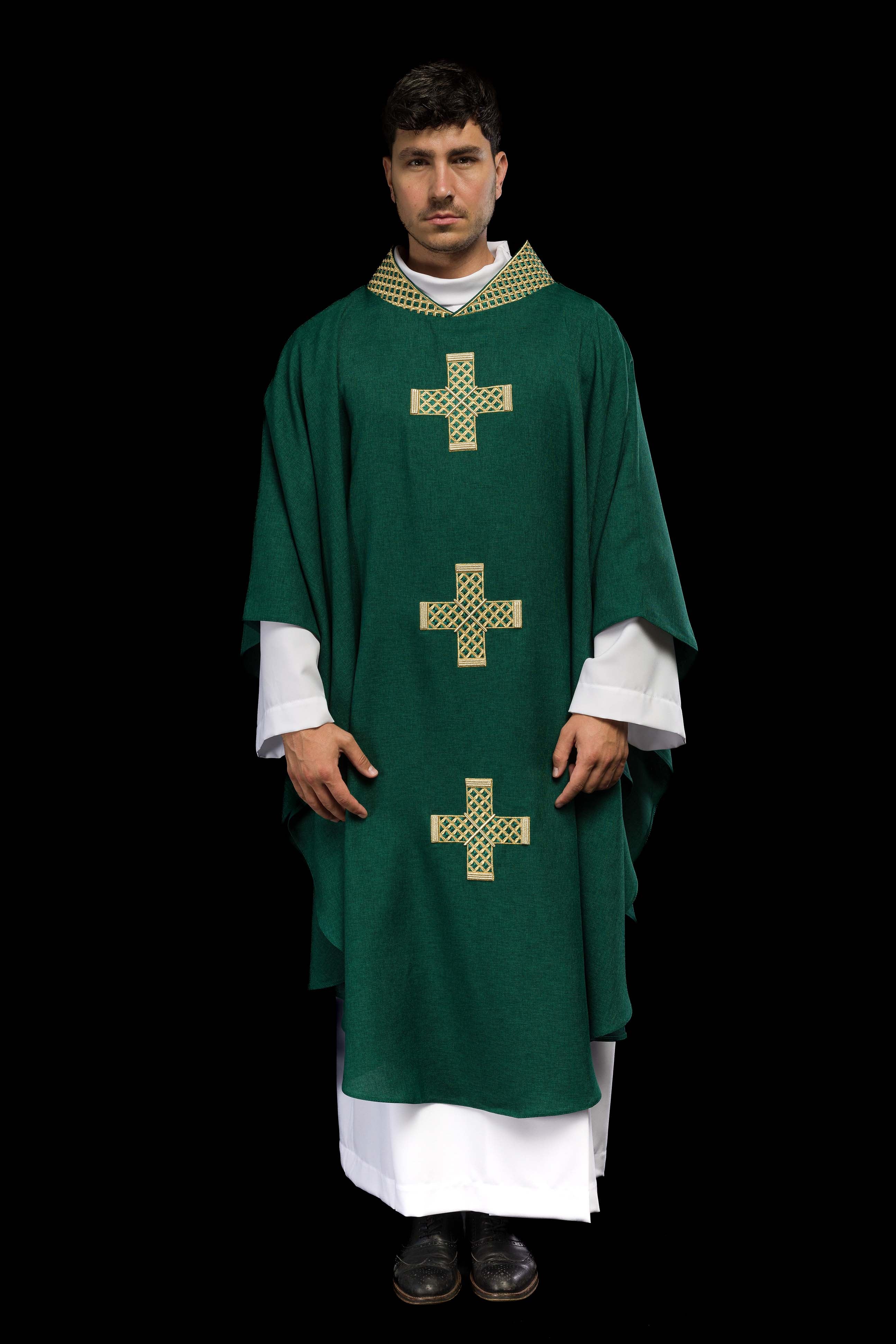 Green chasuble with embroidered gold crosses and collar - CHASUBLES.COM