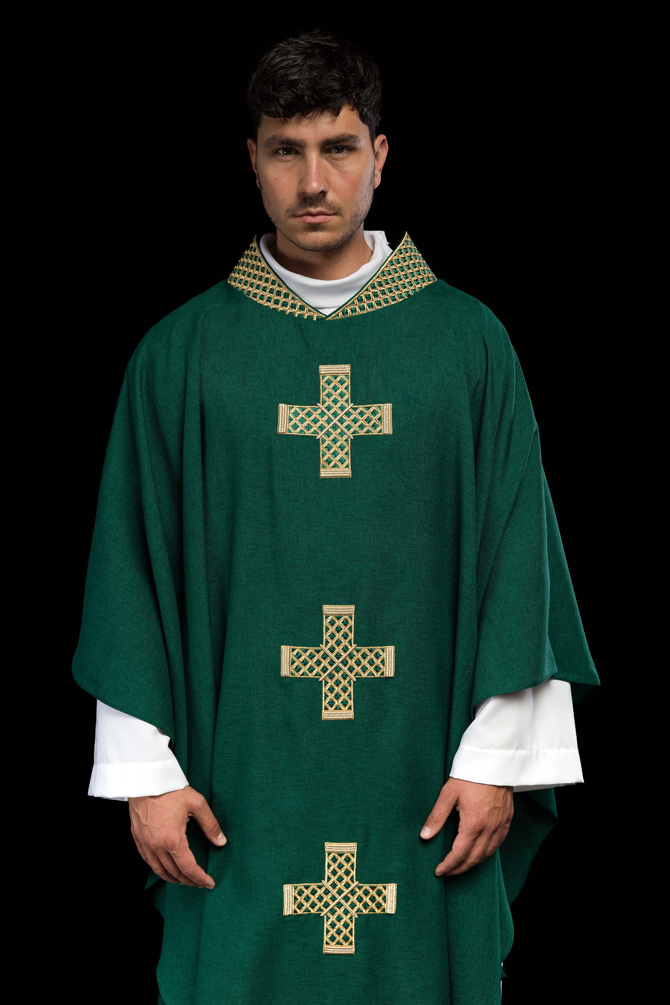 Green chasuble with embroidered gold crosses and collar - CHASUBLES.COM